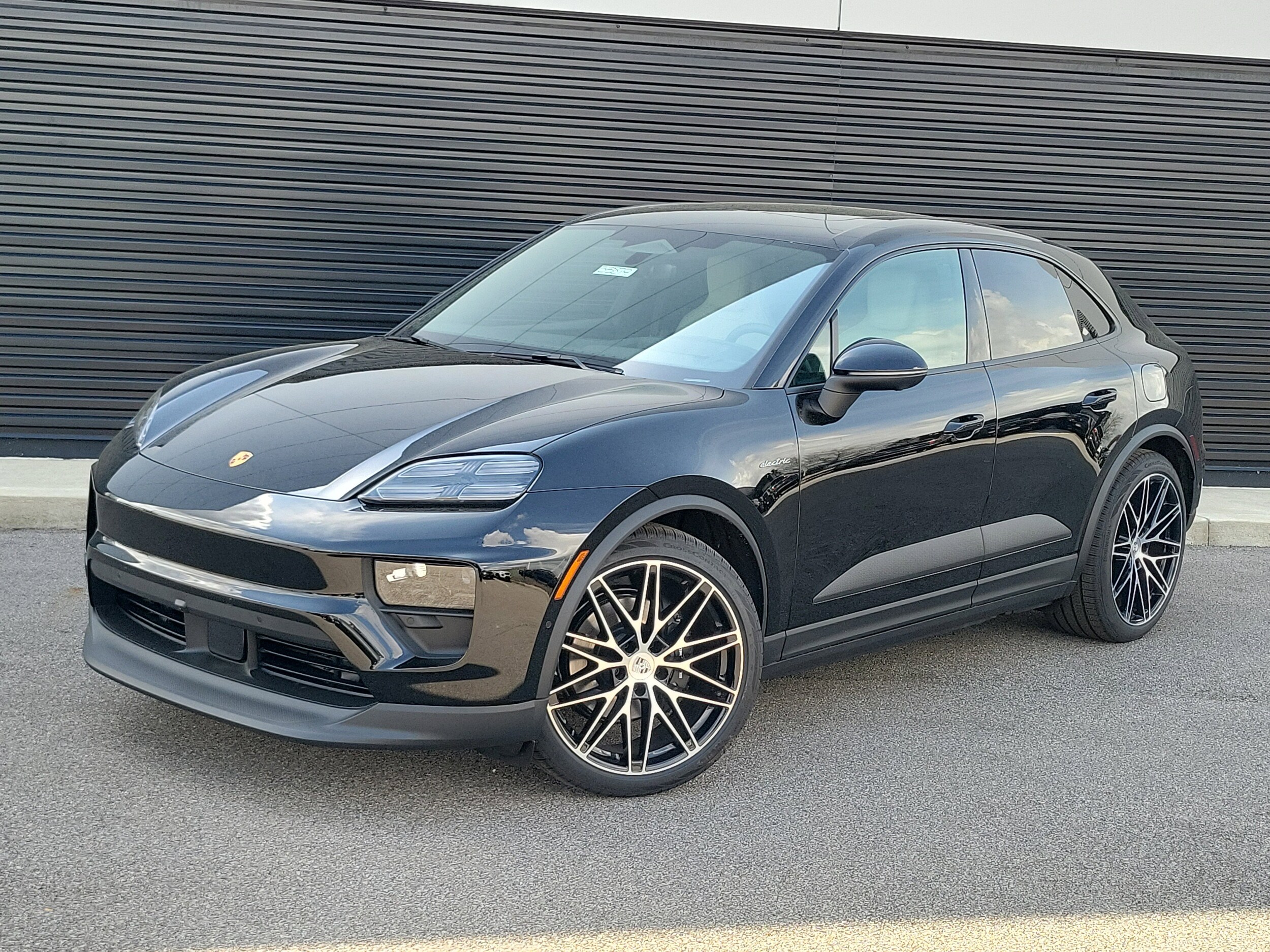 2026 Porsche Macan Base