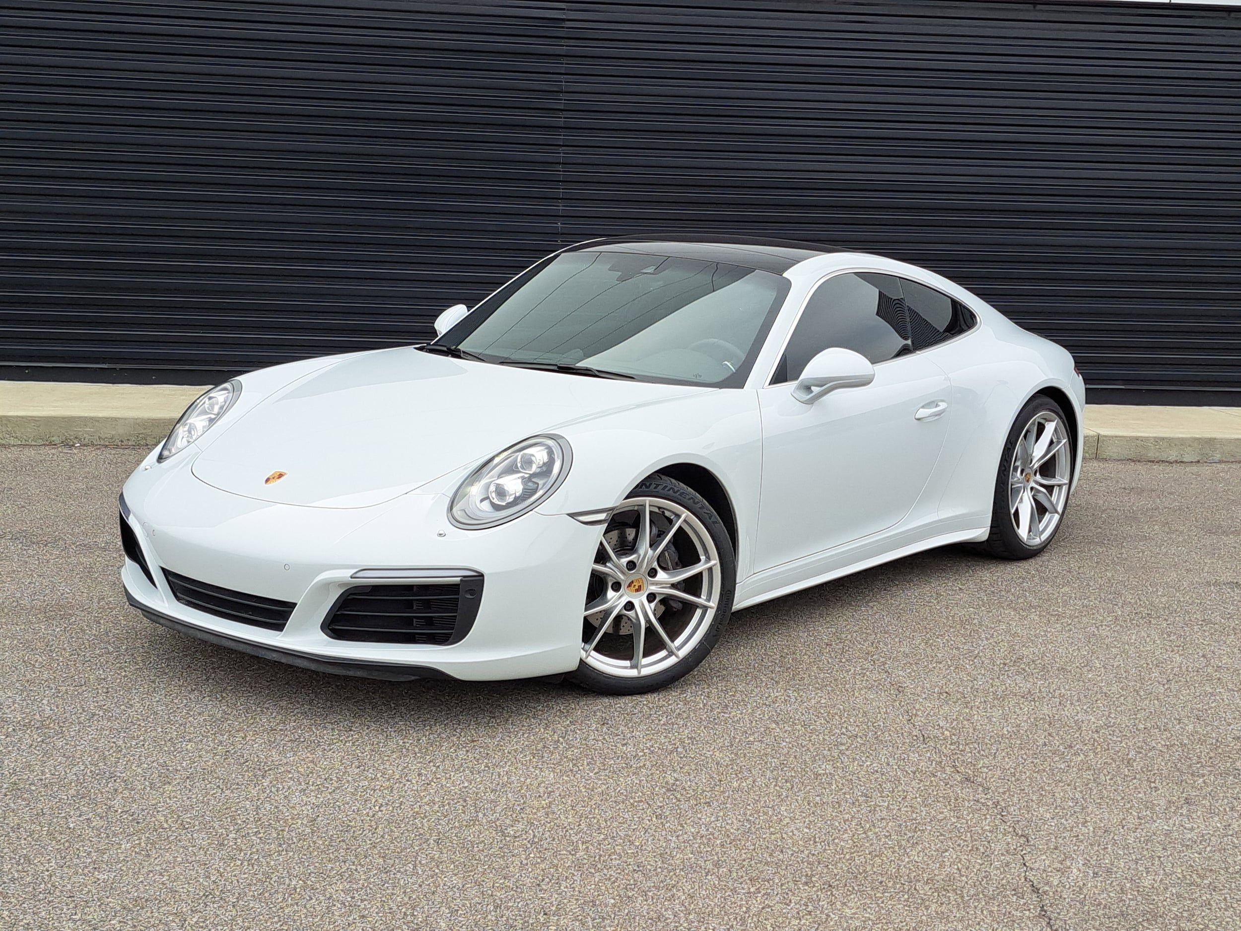 2017 Porsche 911 Coupe 