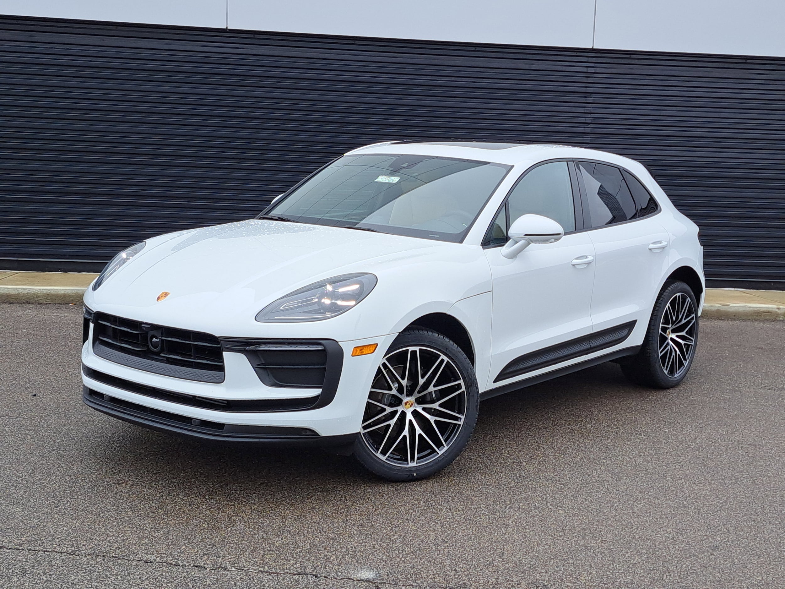 2026 Porsche Macan SUV 
