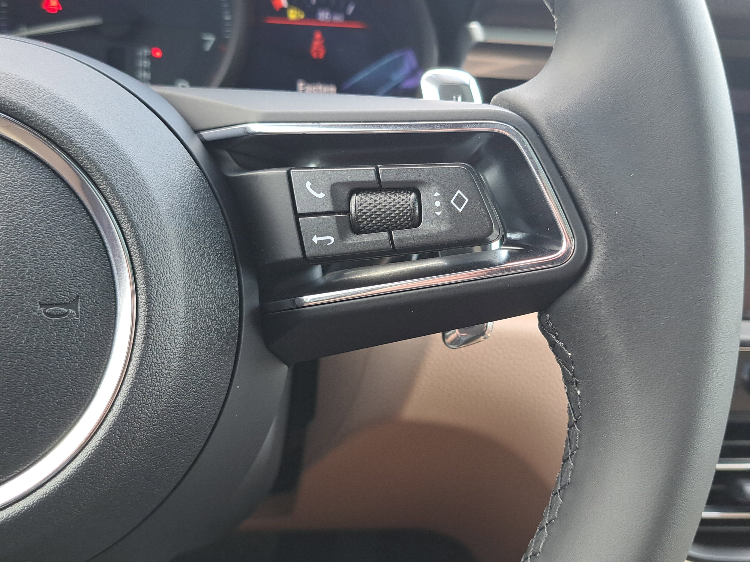 2026 Porsche Macan - Photo 30