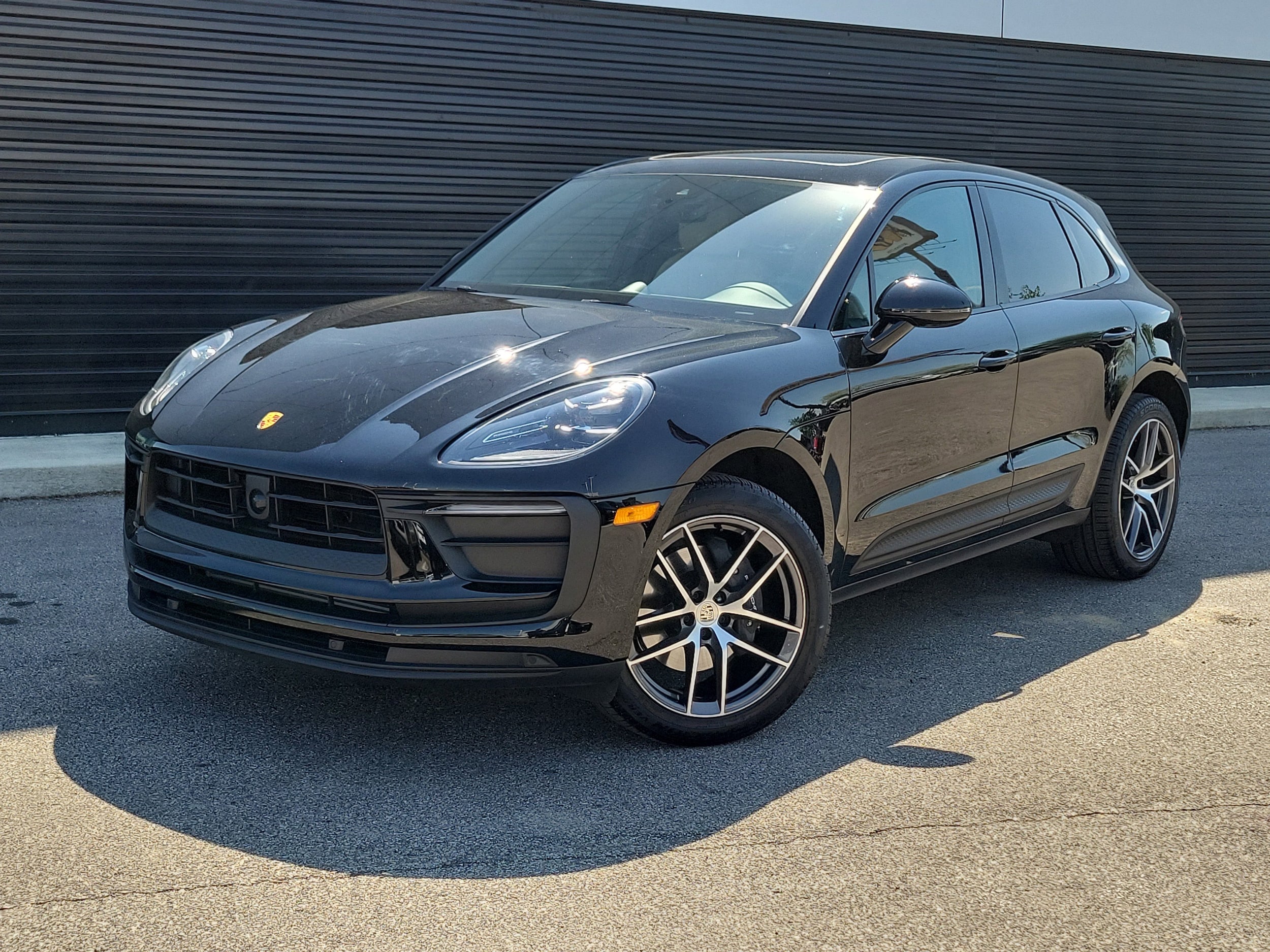 2025 Porsche Macan Base