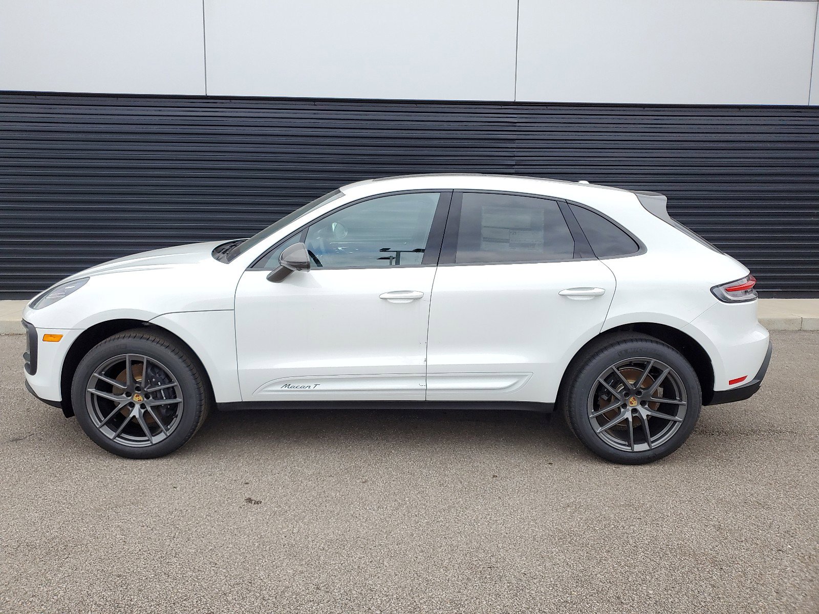 Used 2025 Porsche Macan T with VIN WP1AA2A53SLB01153 for sale in Cincinnati, OH