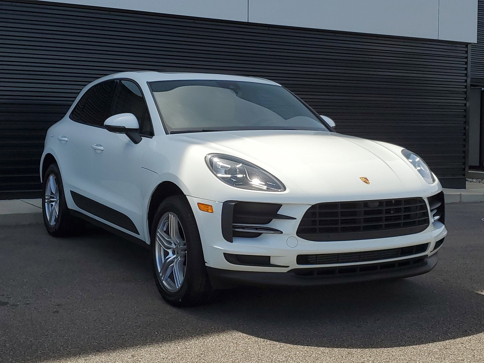 Certified 2021 Porsche Macan Base with VIN WP1AA2A59MLB03847 for sale in Cincinnati, OH