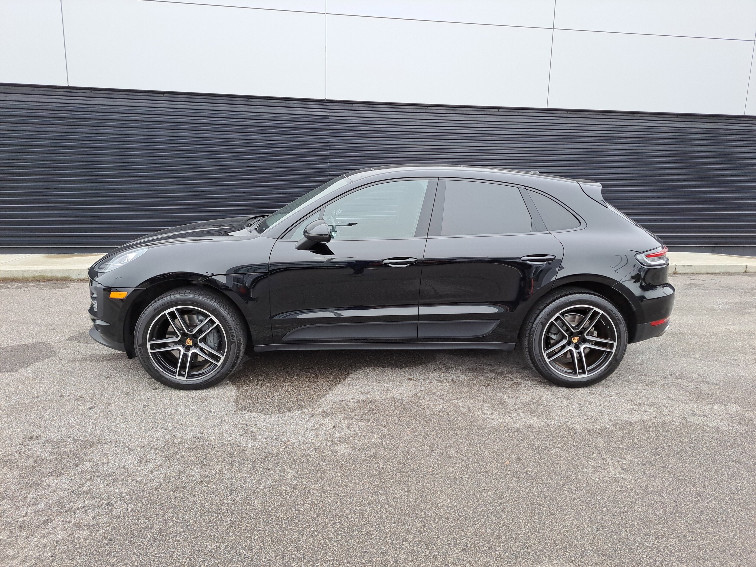 2020 Porsche Macan S photo 2
