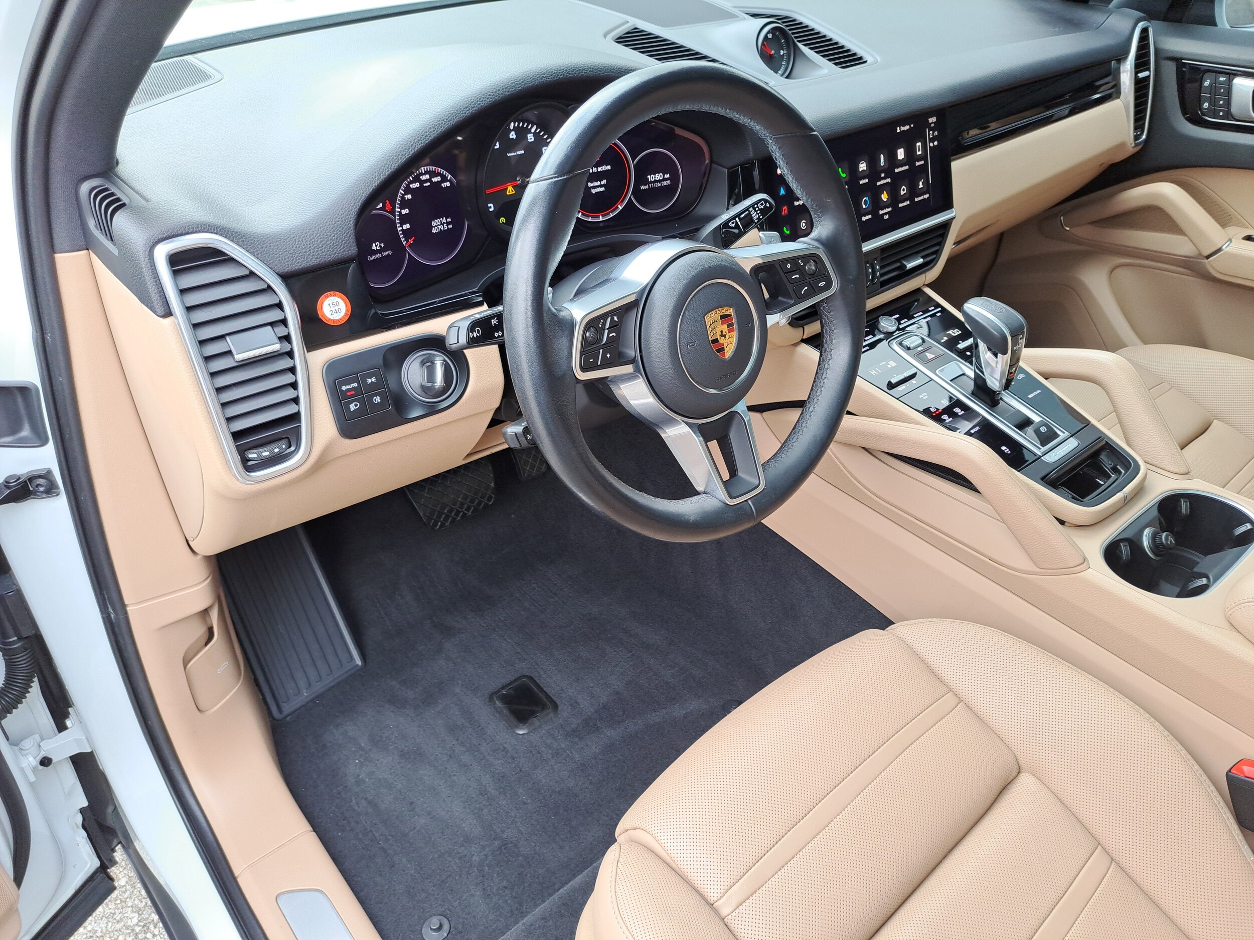 2022 Porsche Cayenne Base photo 4