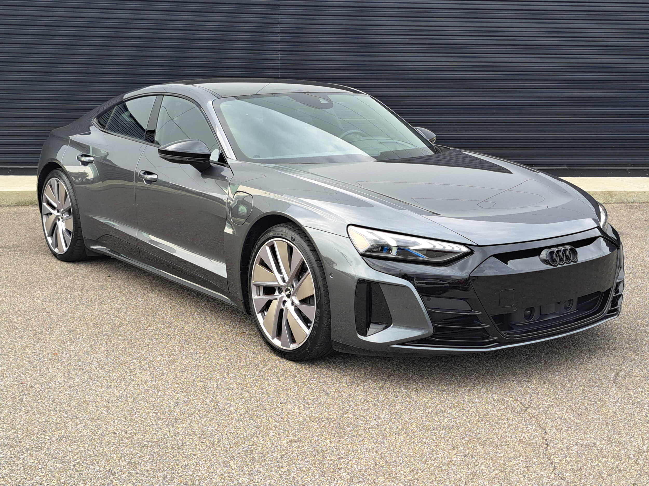 2022 Audi e-tron GT Prestige photo 2