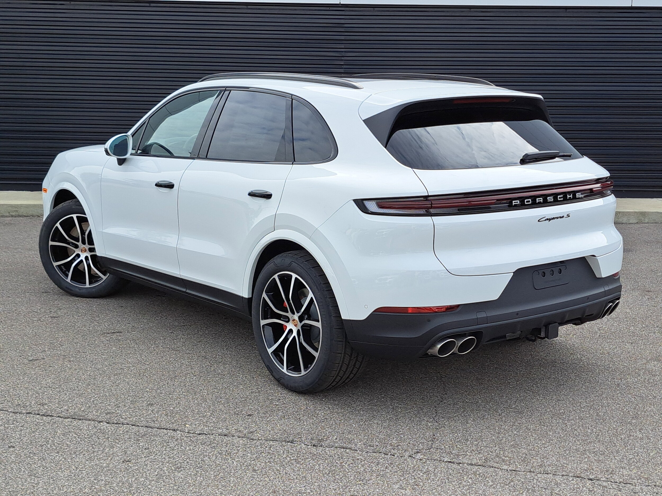 2026 Porsche Cayenne S photo 3