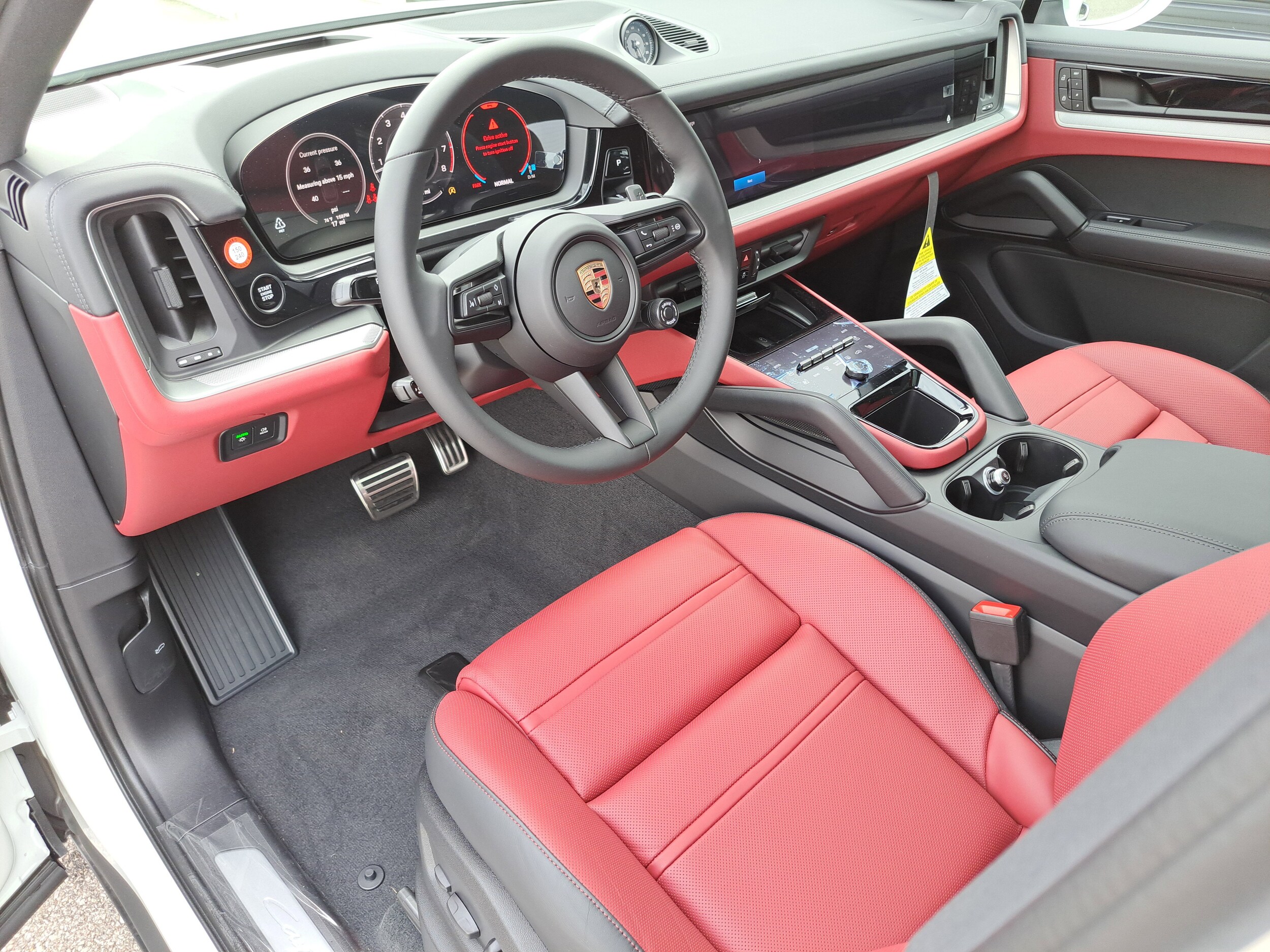 2026 Porsche Cayenne S photo 4