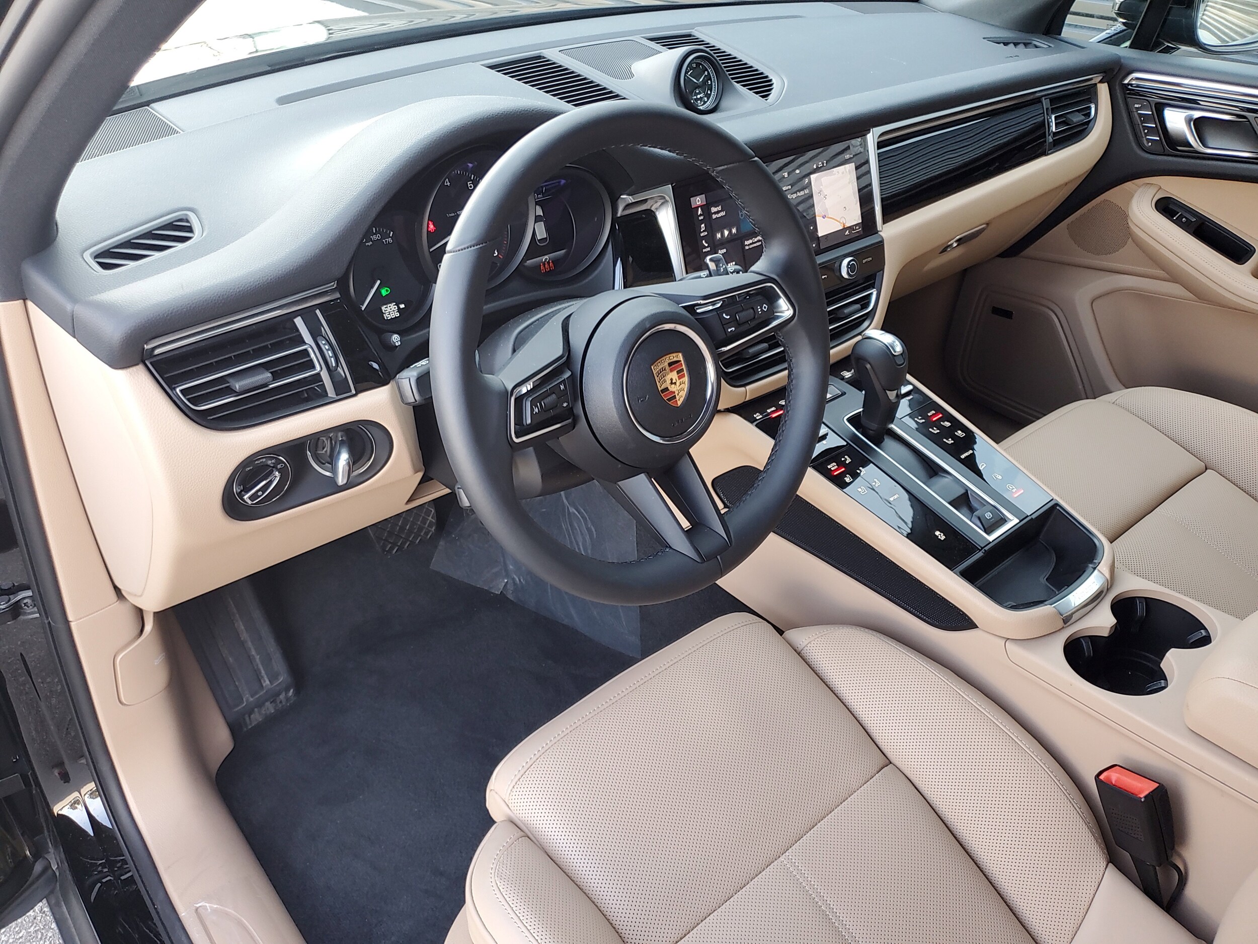 2025 Porsche Macan photo 4