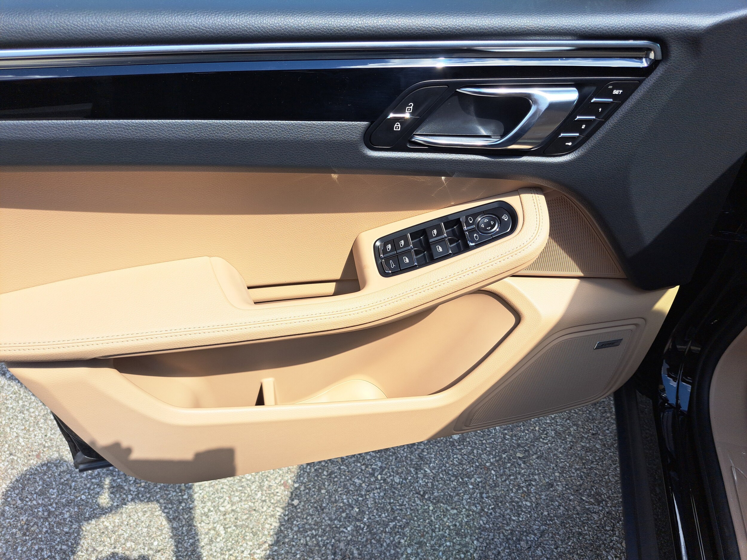 2026 Porsche Macan - Photo 24