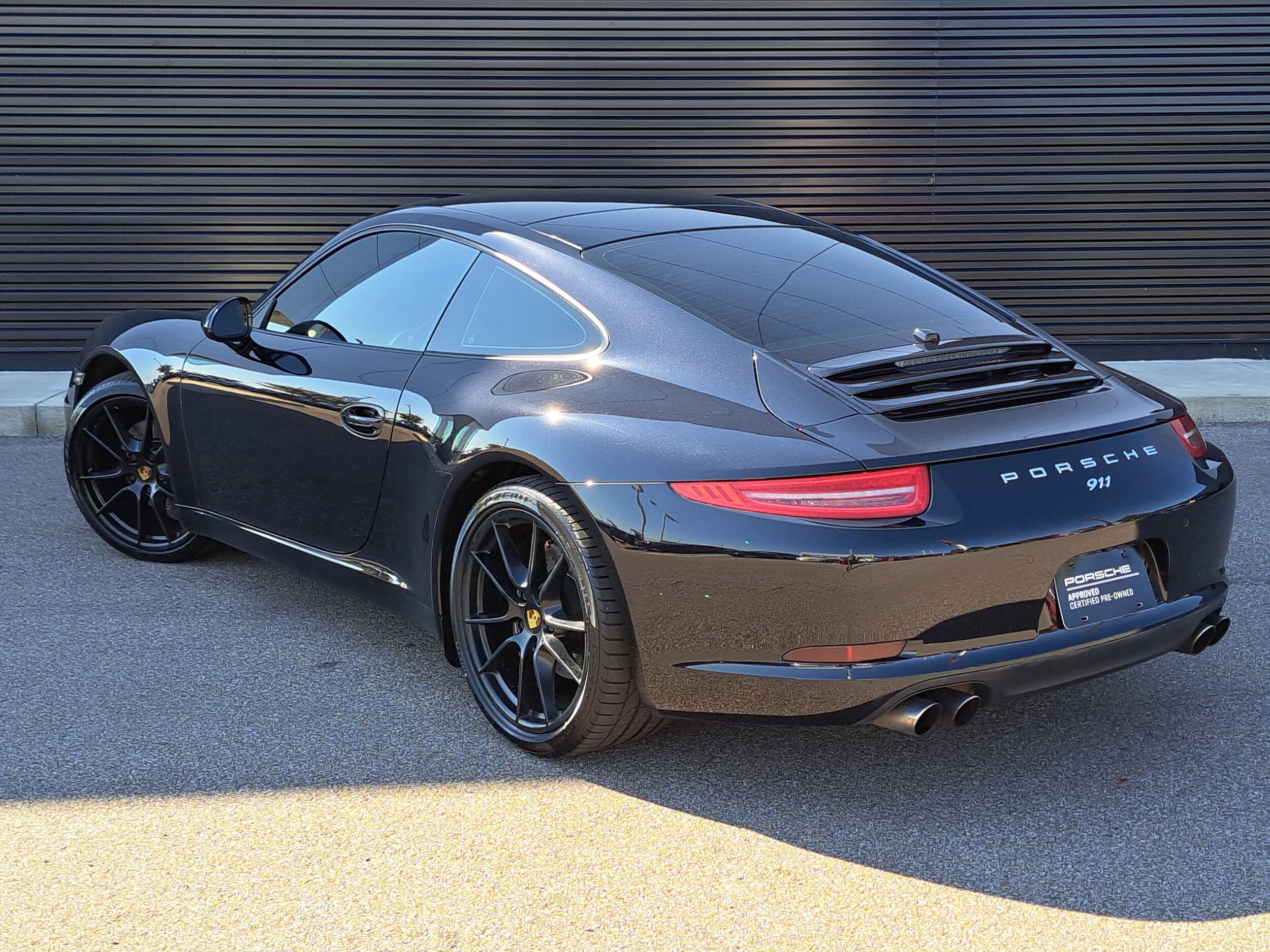 2016 Porsche 911 Black Edition photo 3