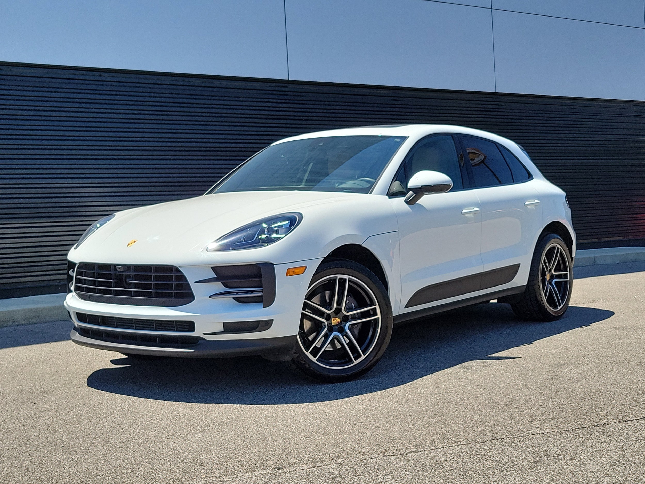 2021 Porsche Macan -'s photo
