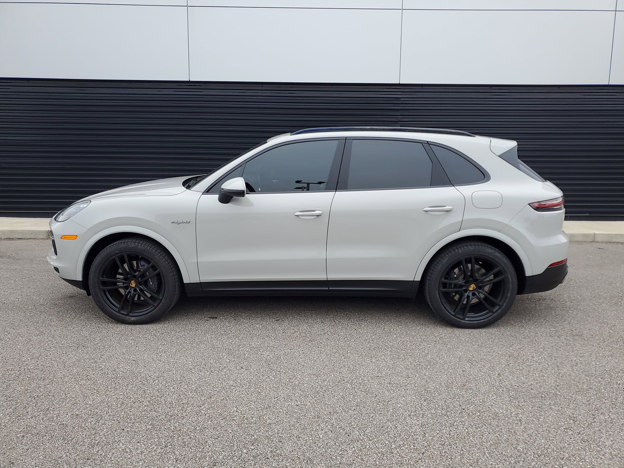 Certified 2022 Porsche Cayenne E-Hybrid with VIN WP1AE2AY1NDA26157 for sale in Cincinnati, OH