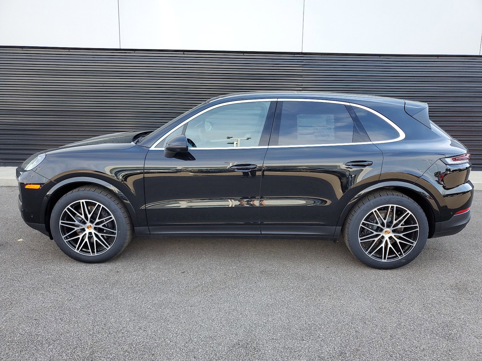 Used 2025 Porsche Cayenne Base with VIN WP1AA2AY2SDA03803 for sale in Cincinnati, OH