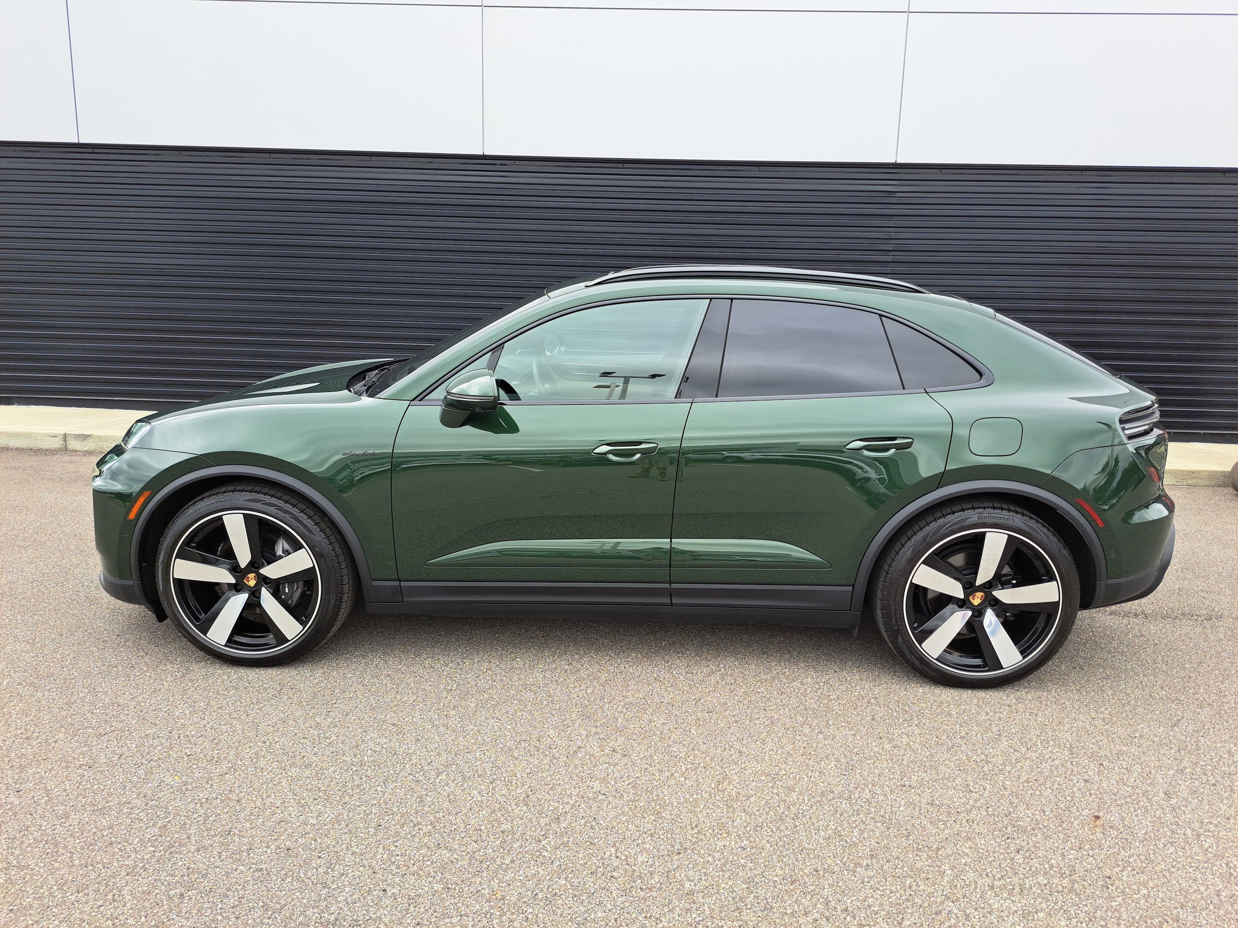 Certified 2024 Porsche Macan Base with VIN WP1AA2XA9RL001442 for sale in Cincinnati, OH