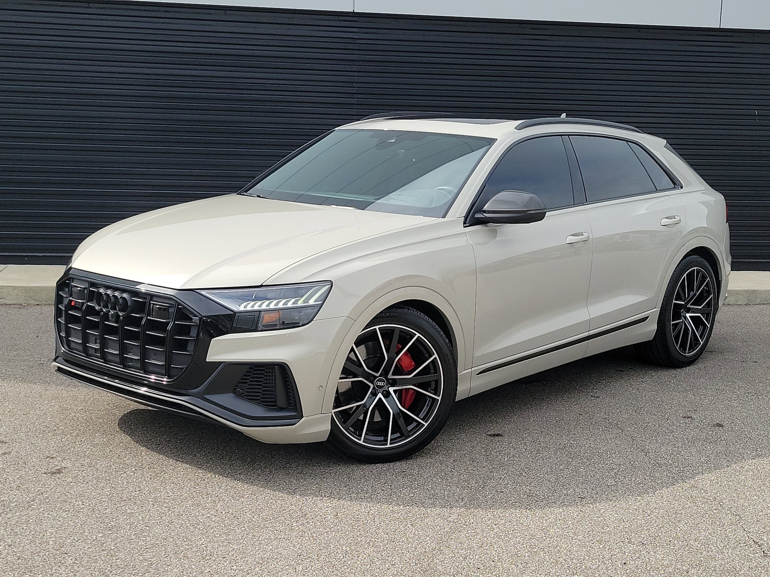 2022 Audi SQ8 Prestige's photo