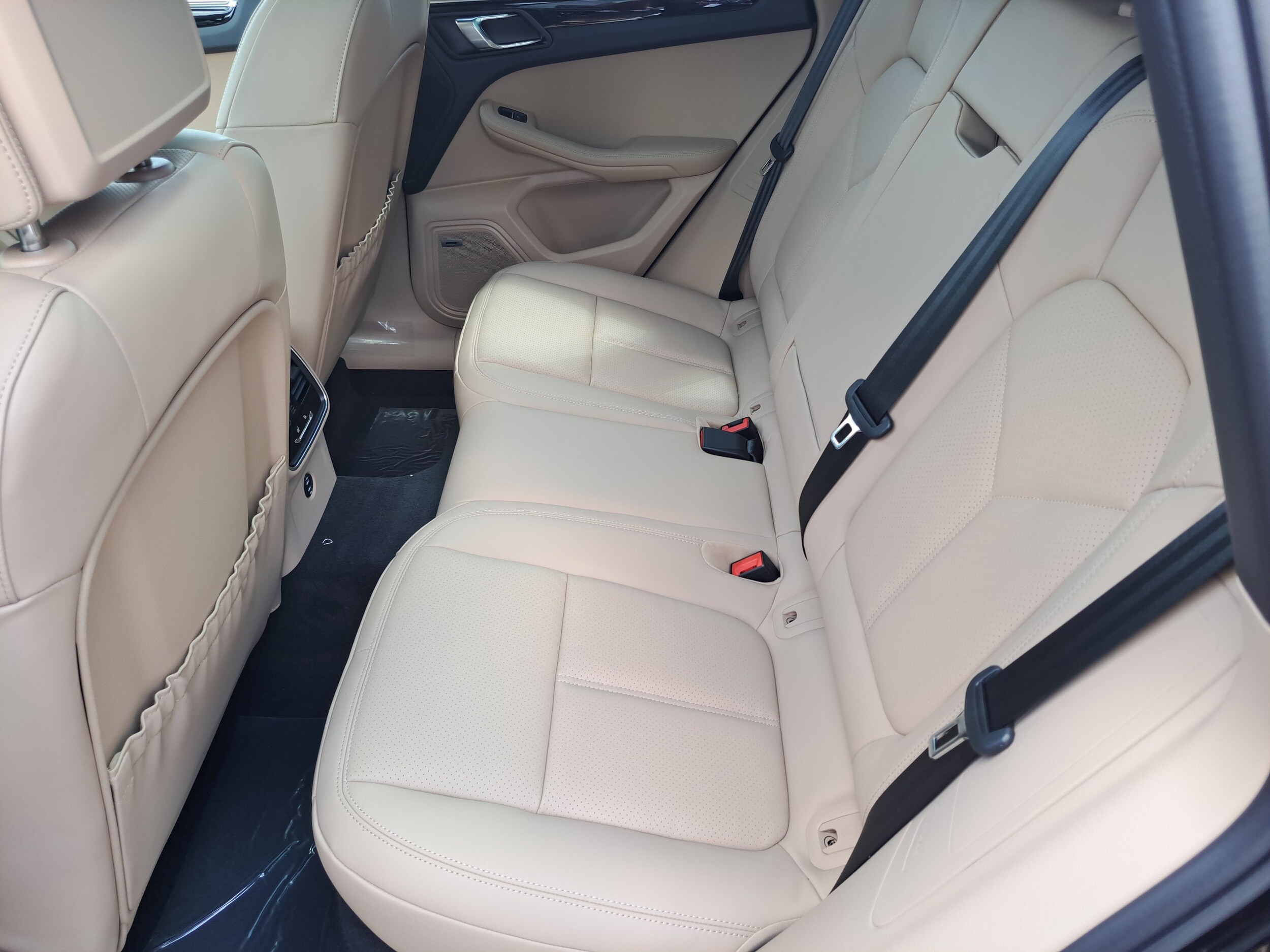 2026 Porsche Macan - Photo 19