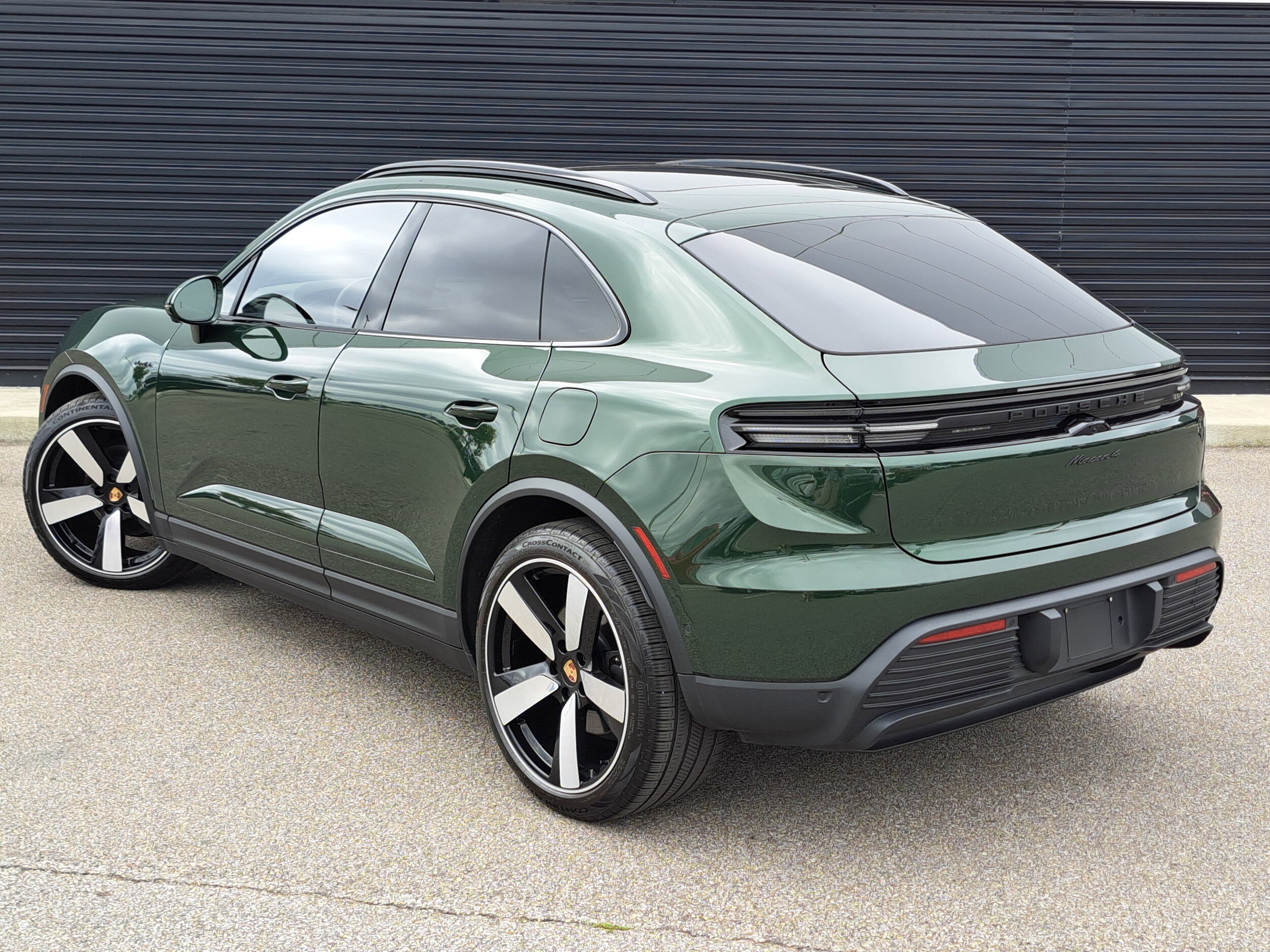 2024 Porsche Macan Electric 4 photo 3