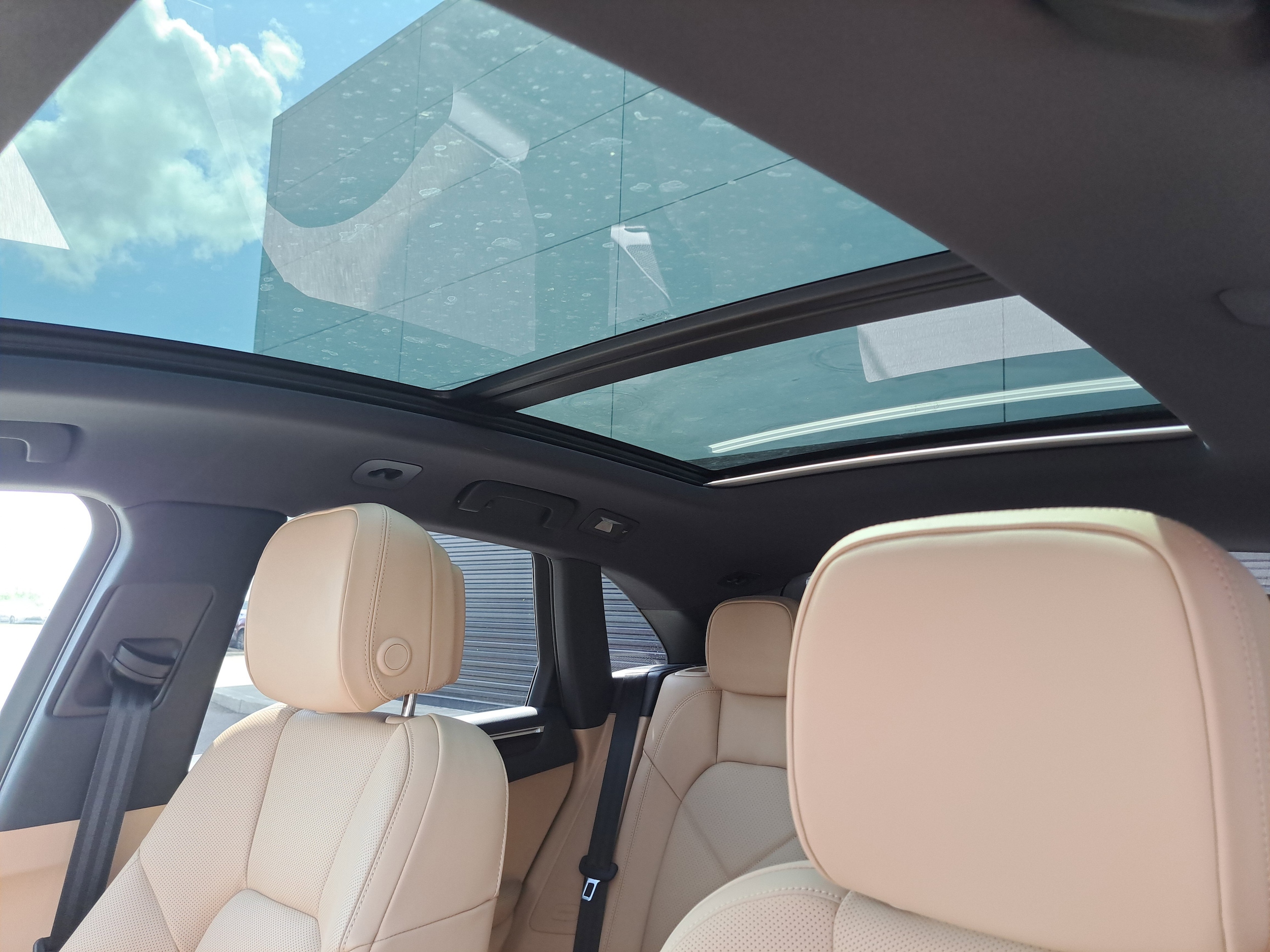 2026 Porsche Macan - Photo 36