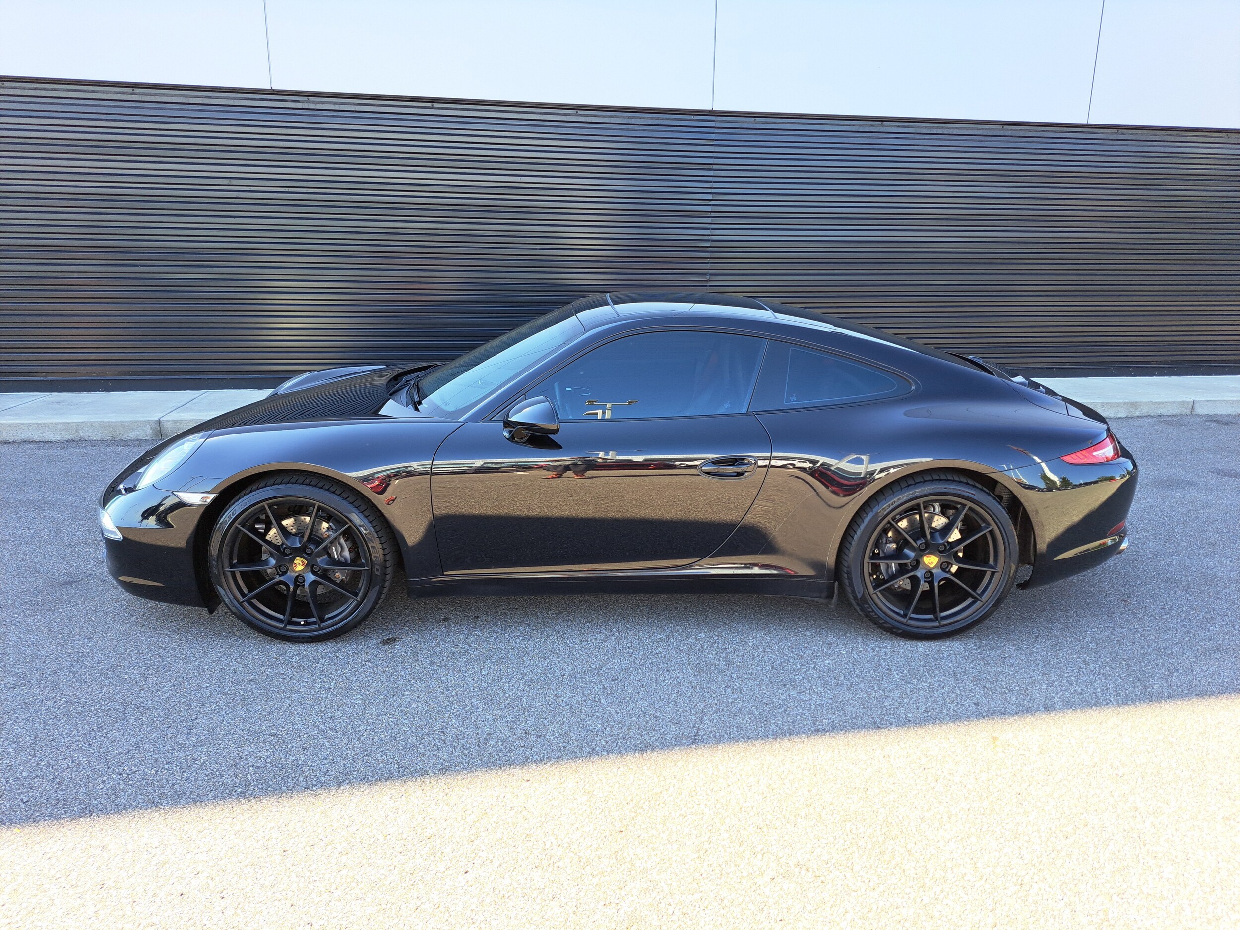 2016 Porsche 911 Black Edition photo 2