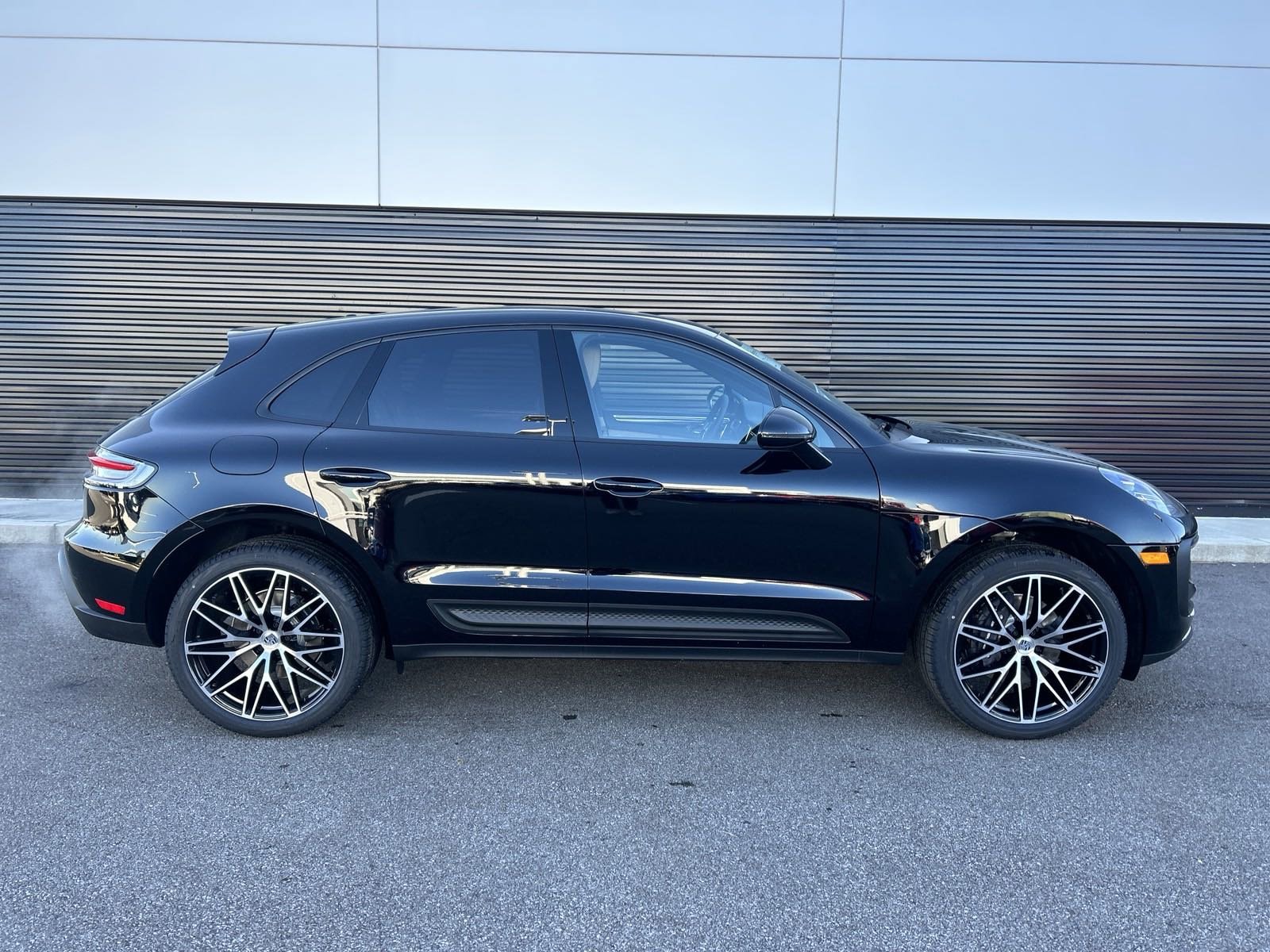 Used 2024 Porsche Macan Base with VIN WP1AA2A54RLB08929 for sale in Cincinnati, OH