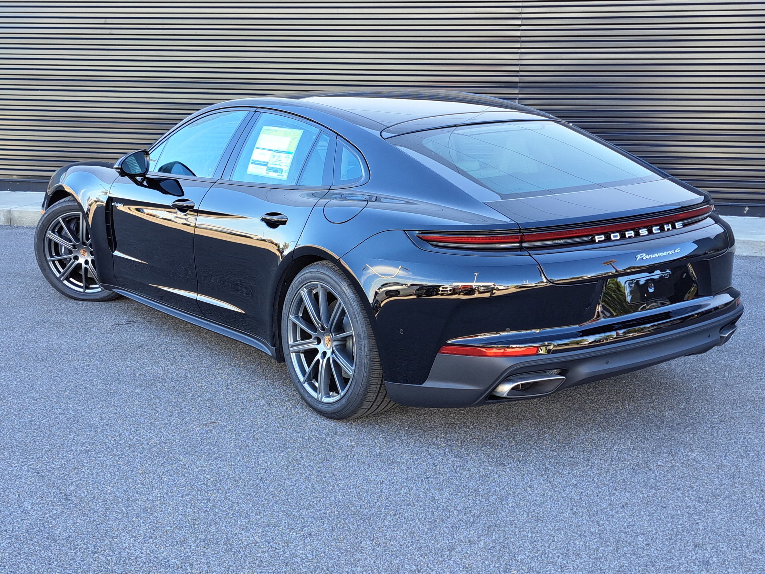 2026 Porsche Panamera 4 E-Hybrid photo 3