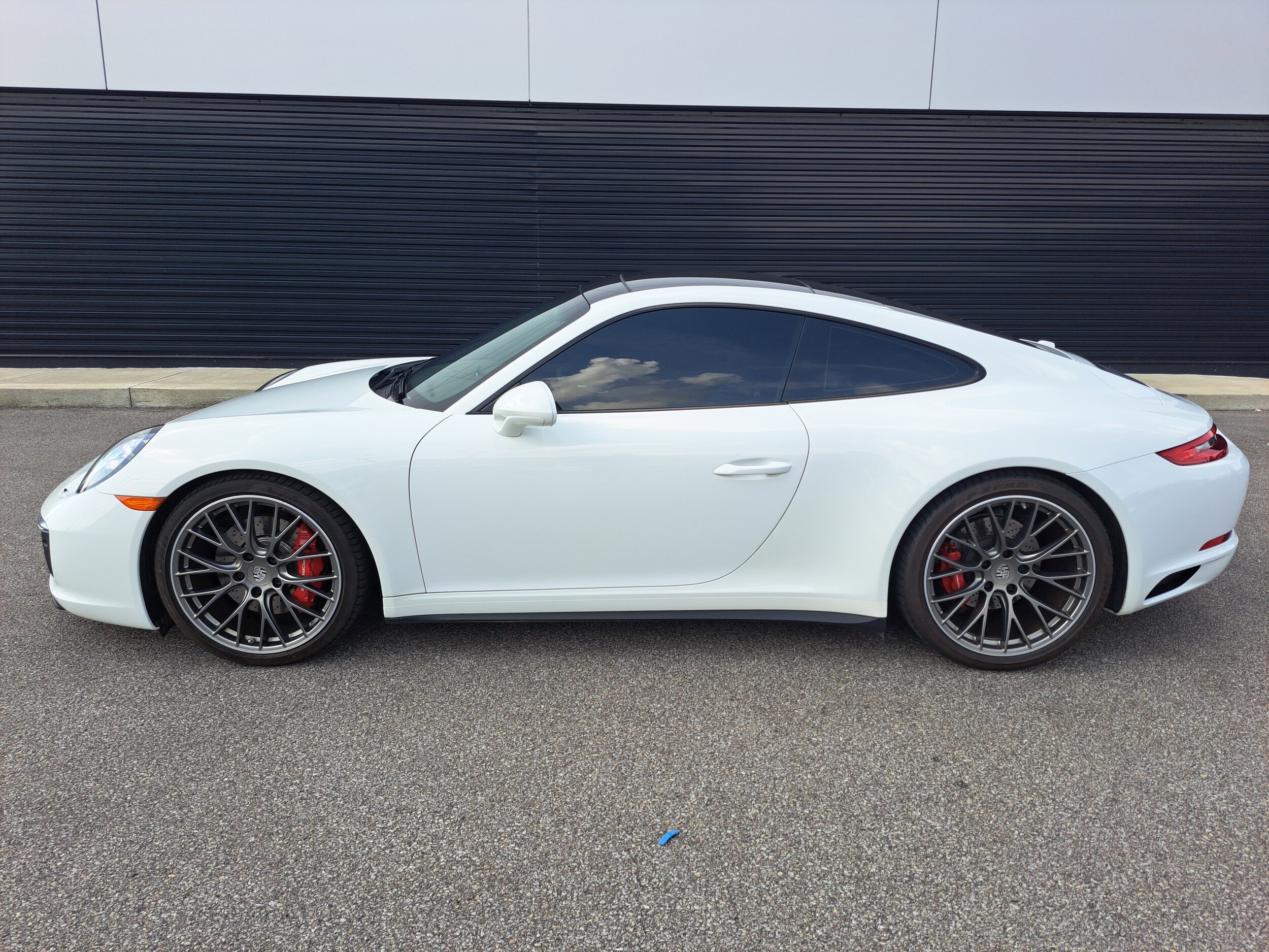 2017 Porsche 911 4S Coupe photo 2