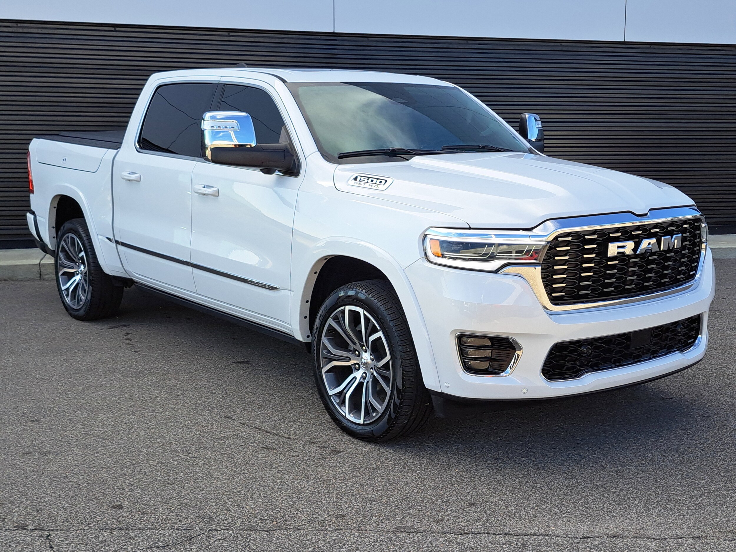 2025 Ram 1500 photo 2