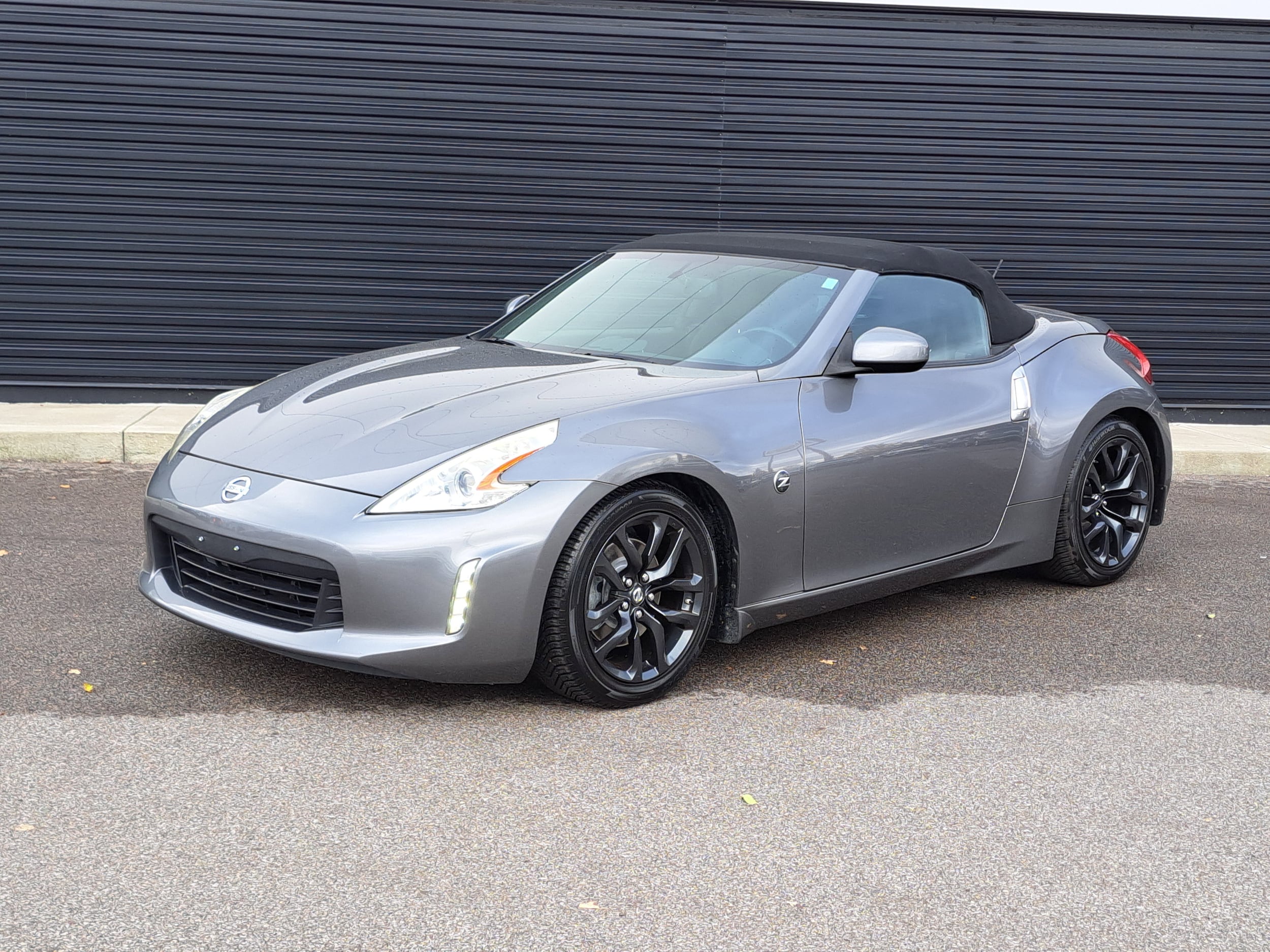 2017 Nissan 370Z Roadster Touring's photo