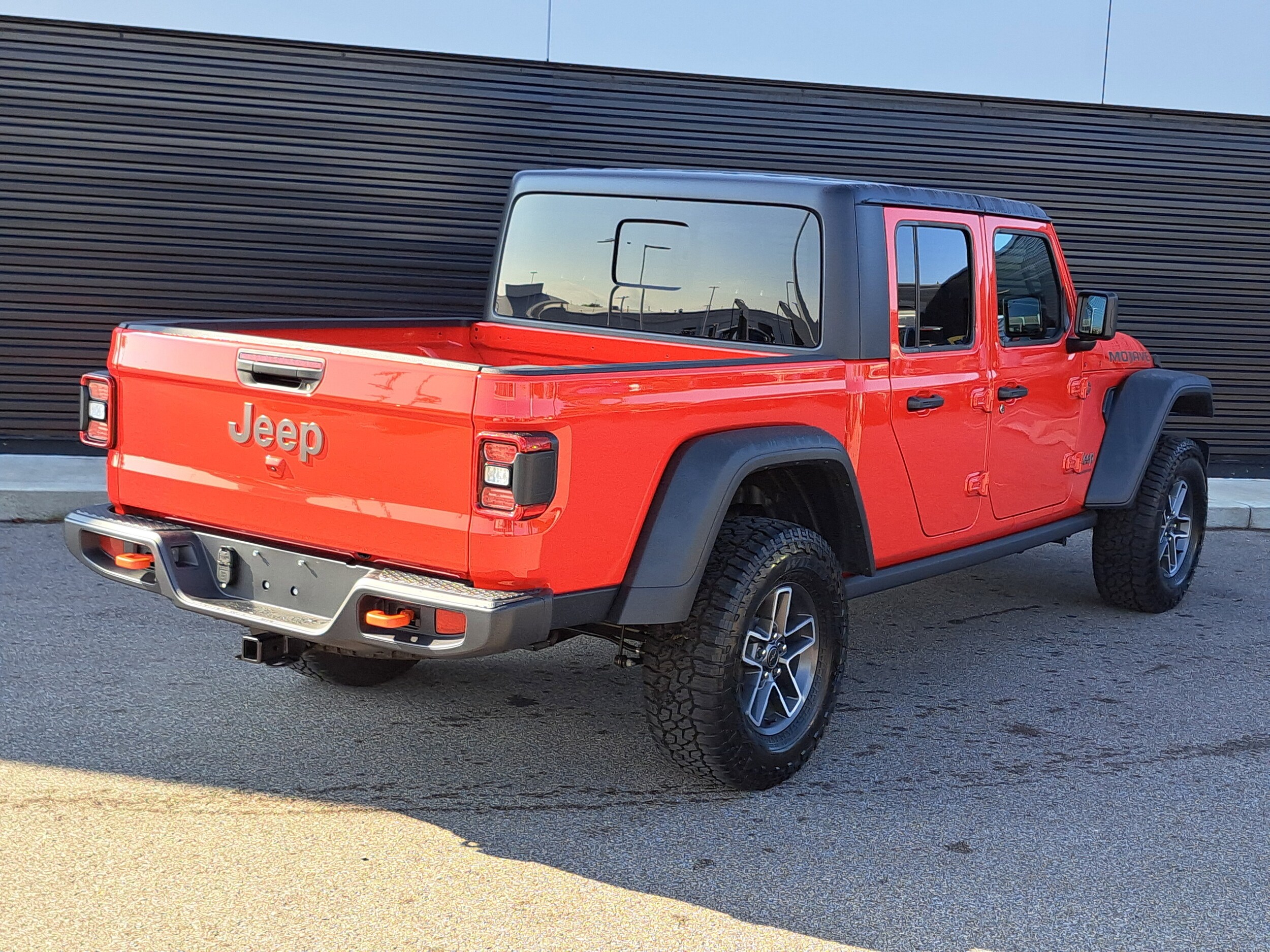 2025 Jeep Gladiator Mojave photo 3