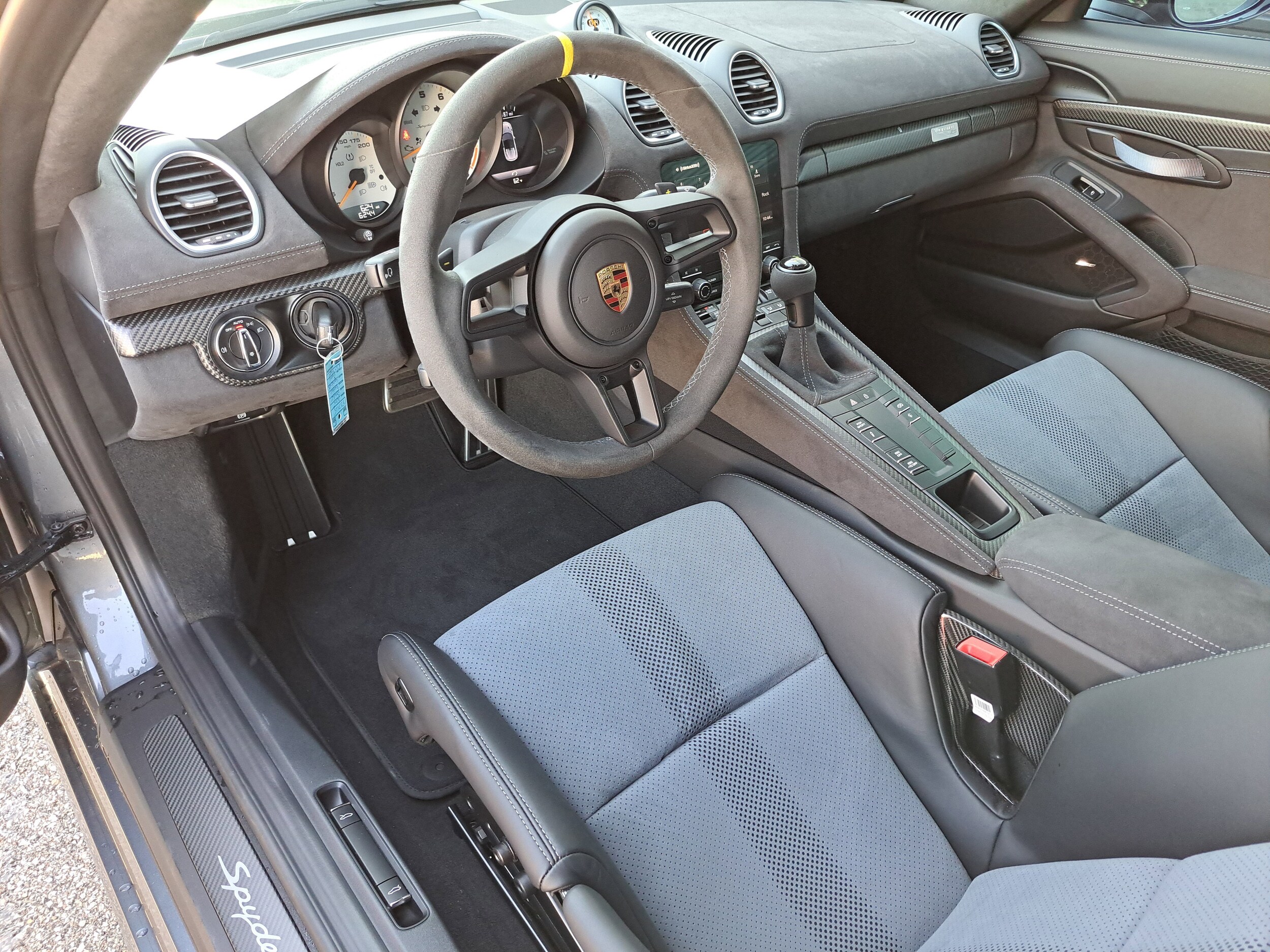 2025 Porsche Boxster Spyder photo 3