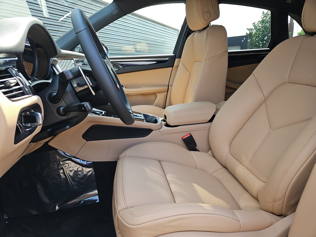 New 2026 Porsche Macan SUV
