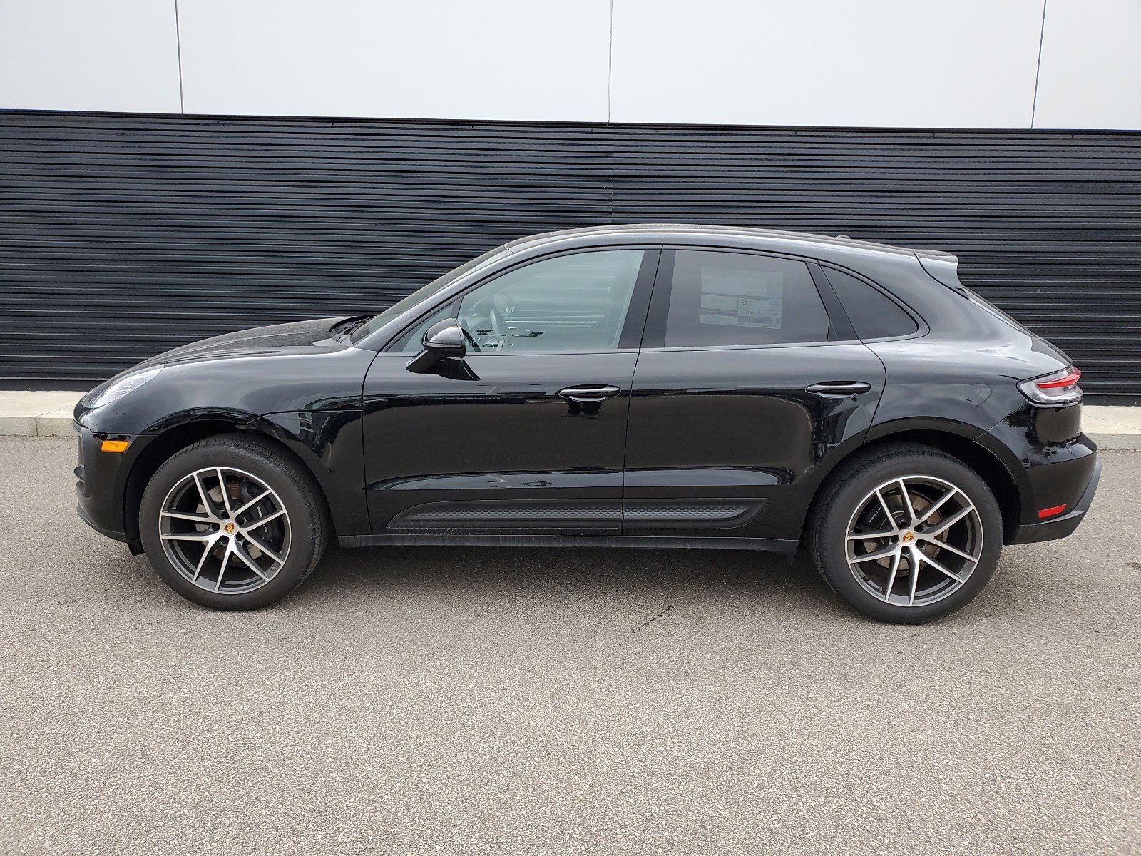 Used 2024 Porsche Macan T with VIN WP1AA2A58RLB12224 for sale in Cincinnati, OH