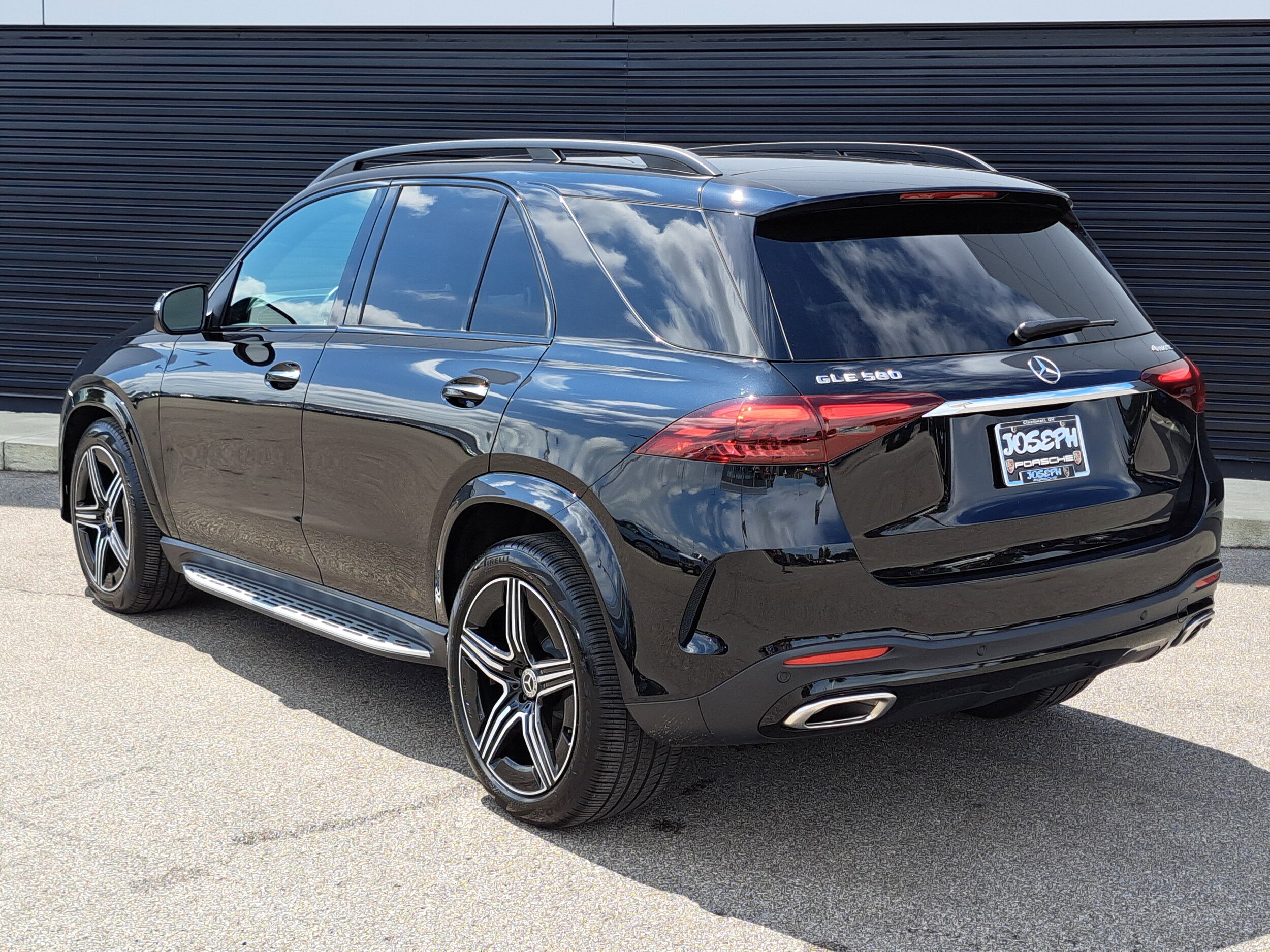 2024 Mercedes Benz GLE 580 4MATIC photo 4