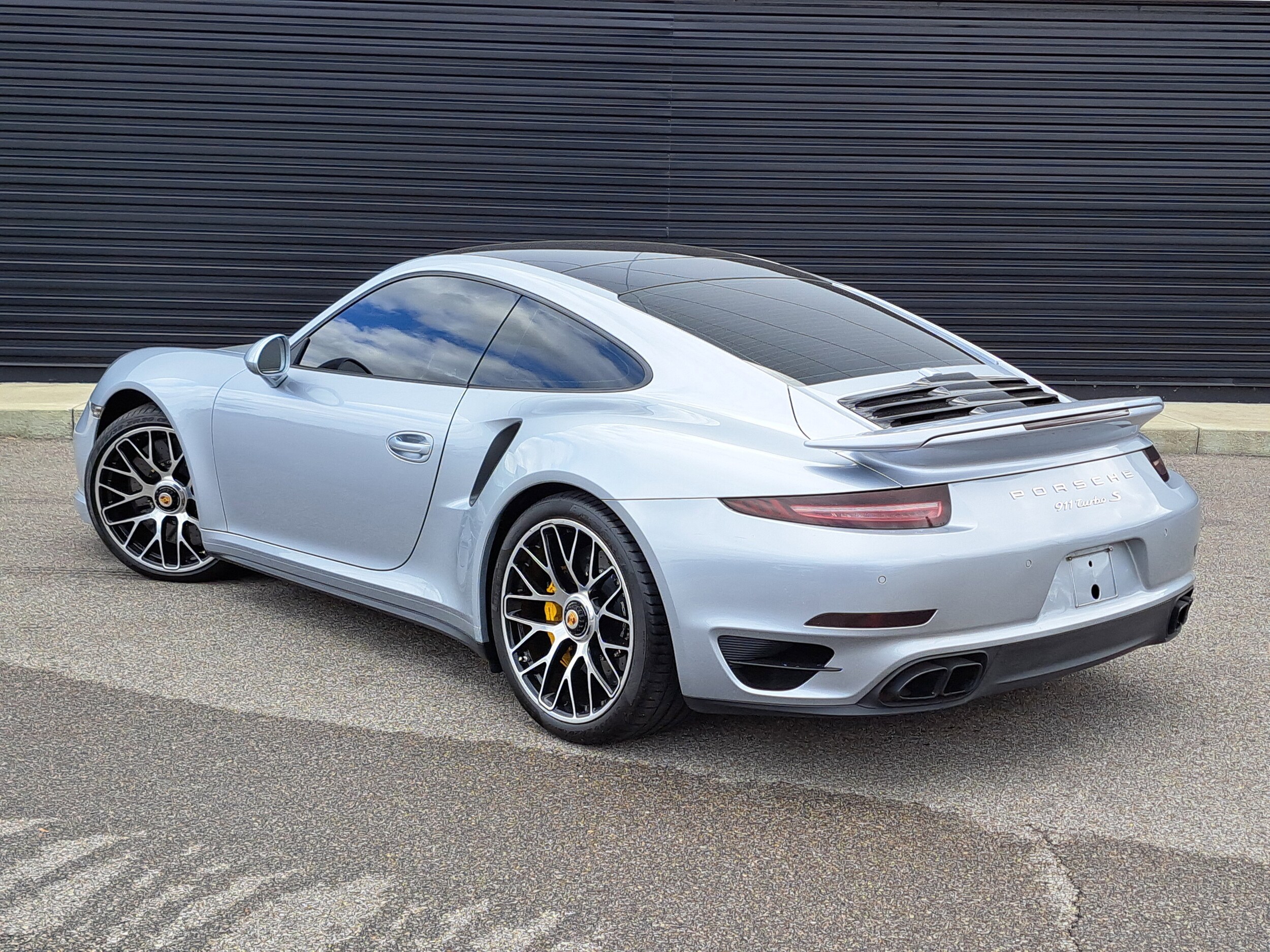2014 Porsche 911 Turbo S Coupe photo 3