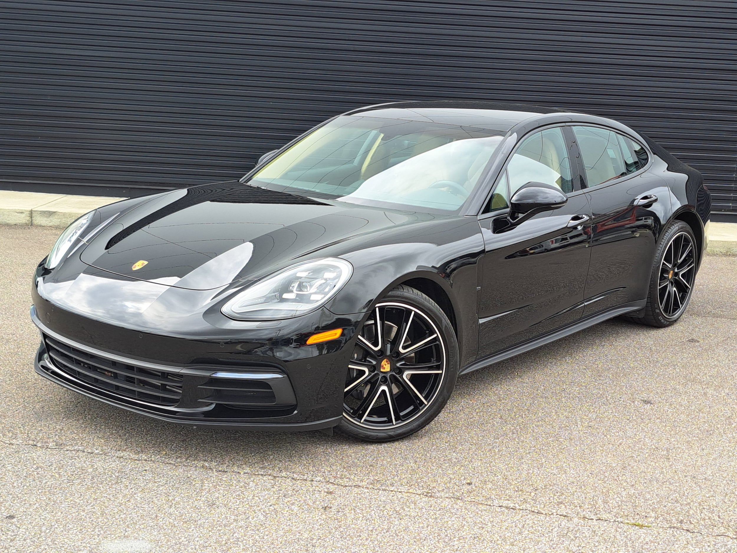 2018 Porsche Panamera Sedan 