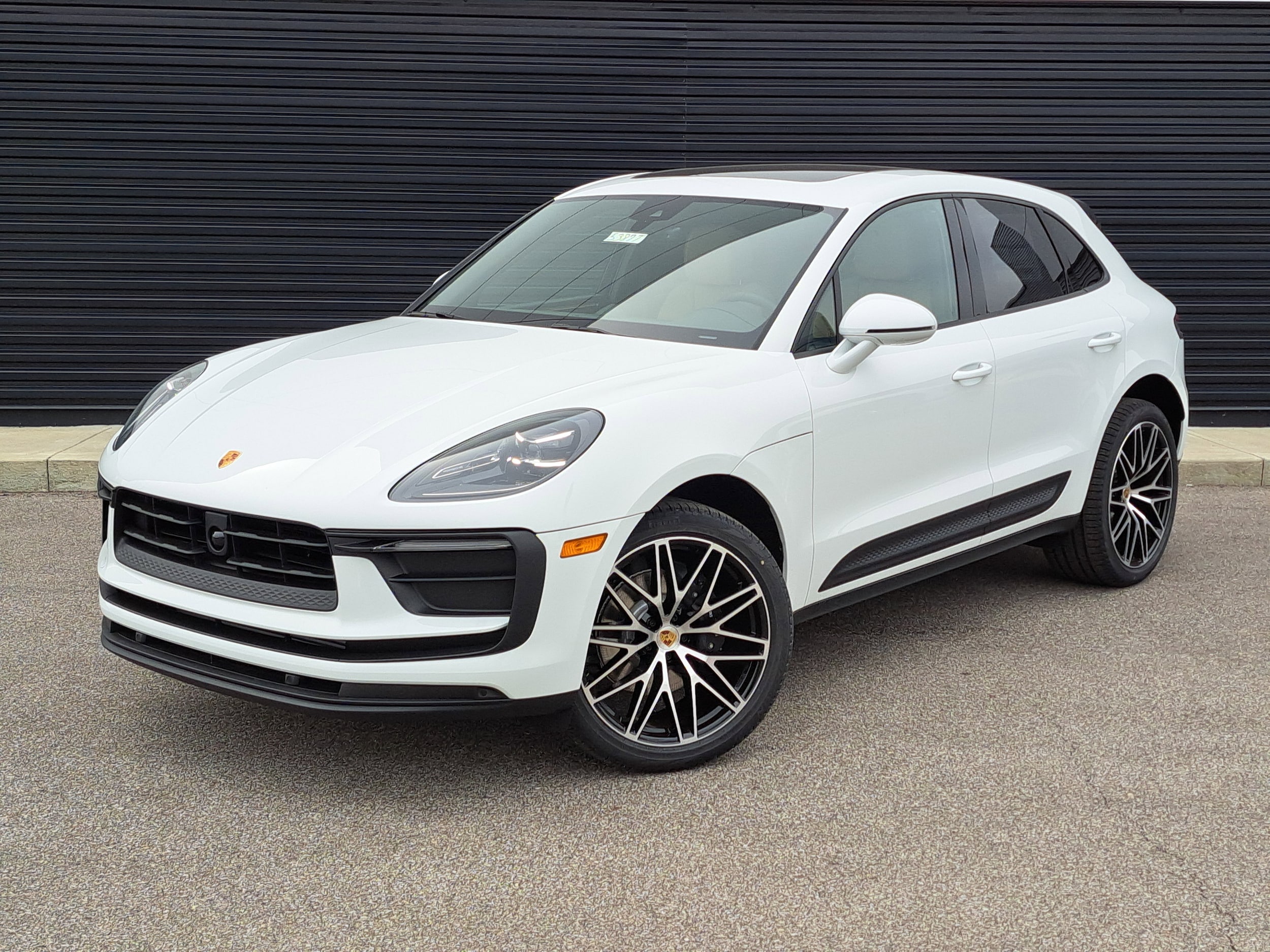 2026 Porsche Macan's photo