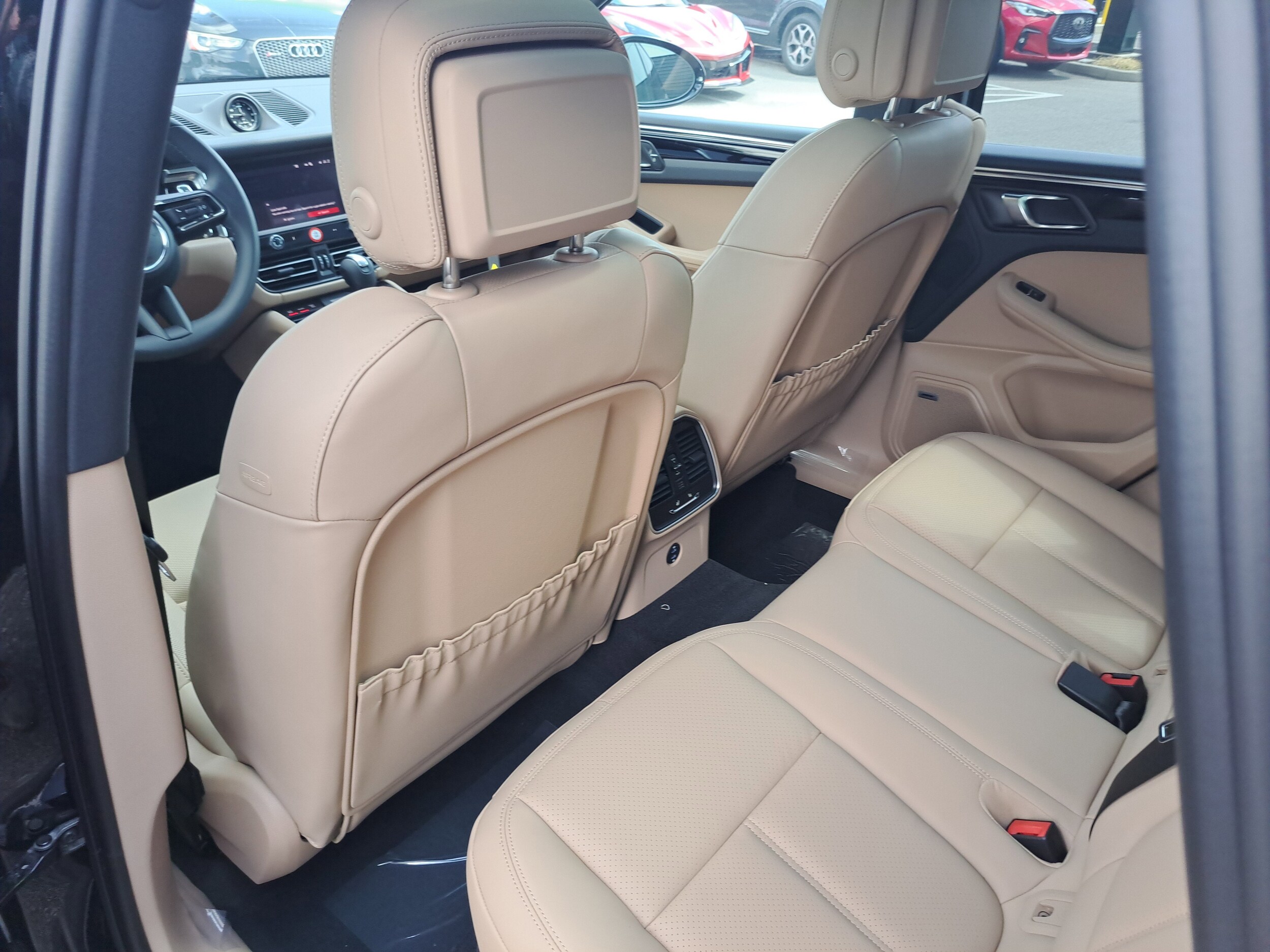 2026 Porsche Macan - Photo 20