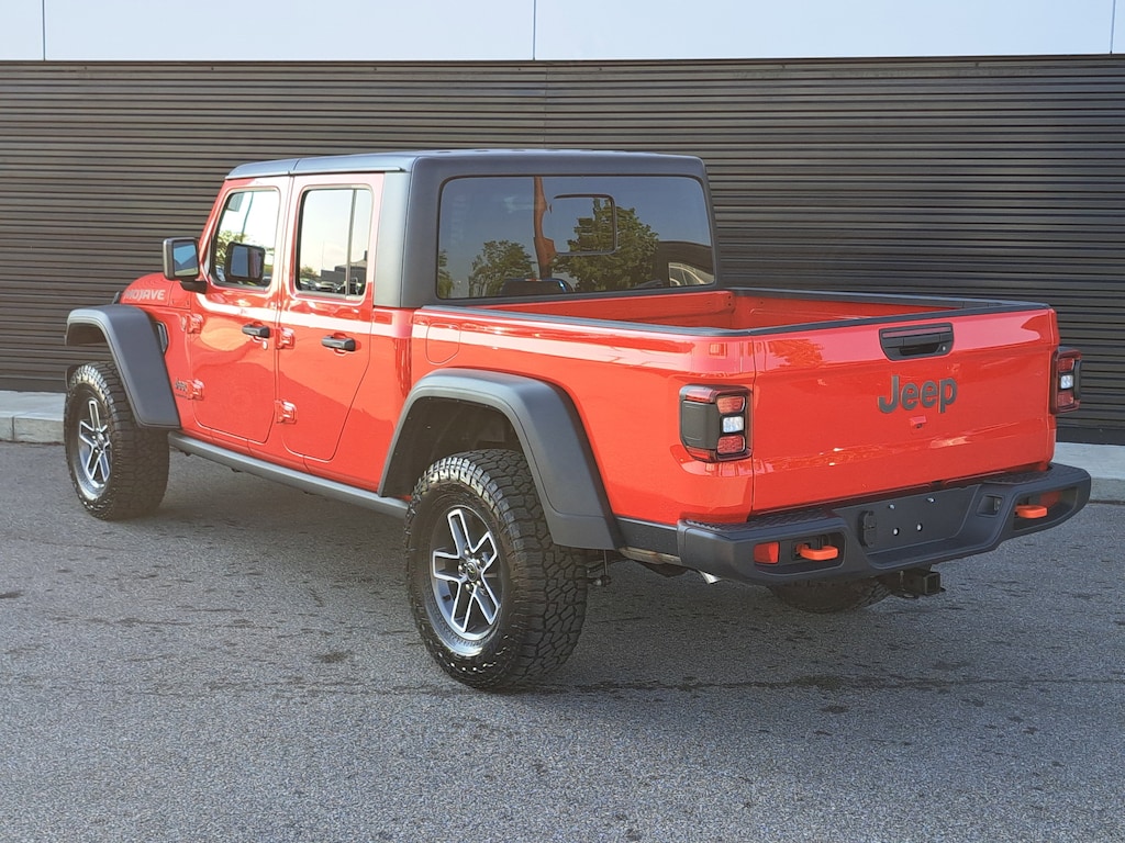 Used 2025 Jeep Gladiator Mojave Truck Crew Cab