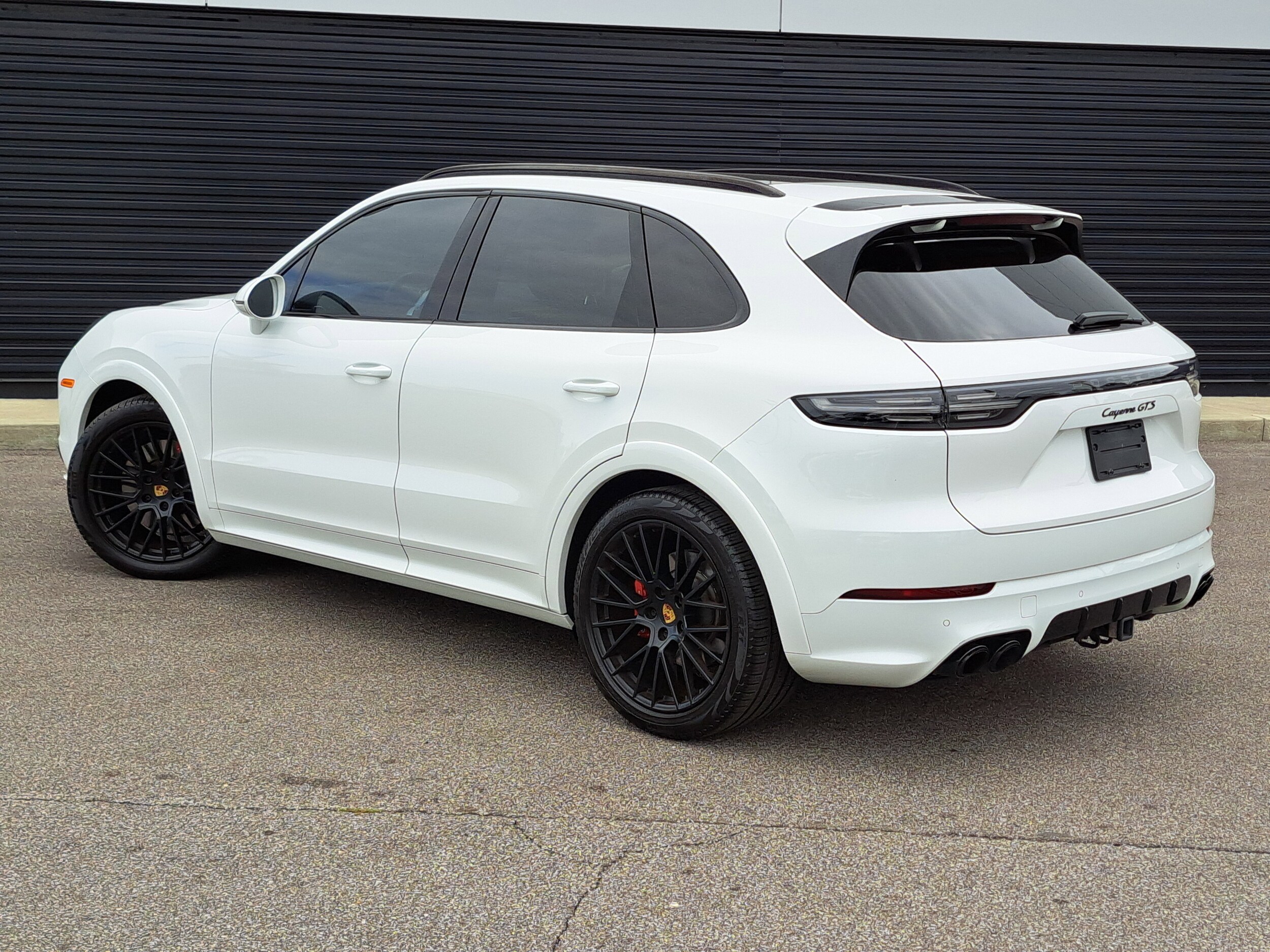 2021 Porsche Cayenne GTS photo 3