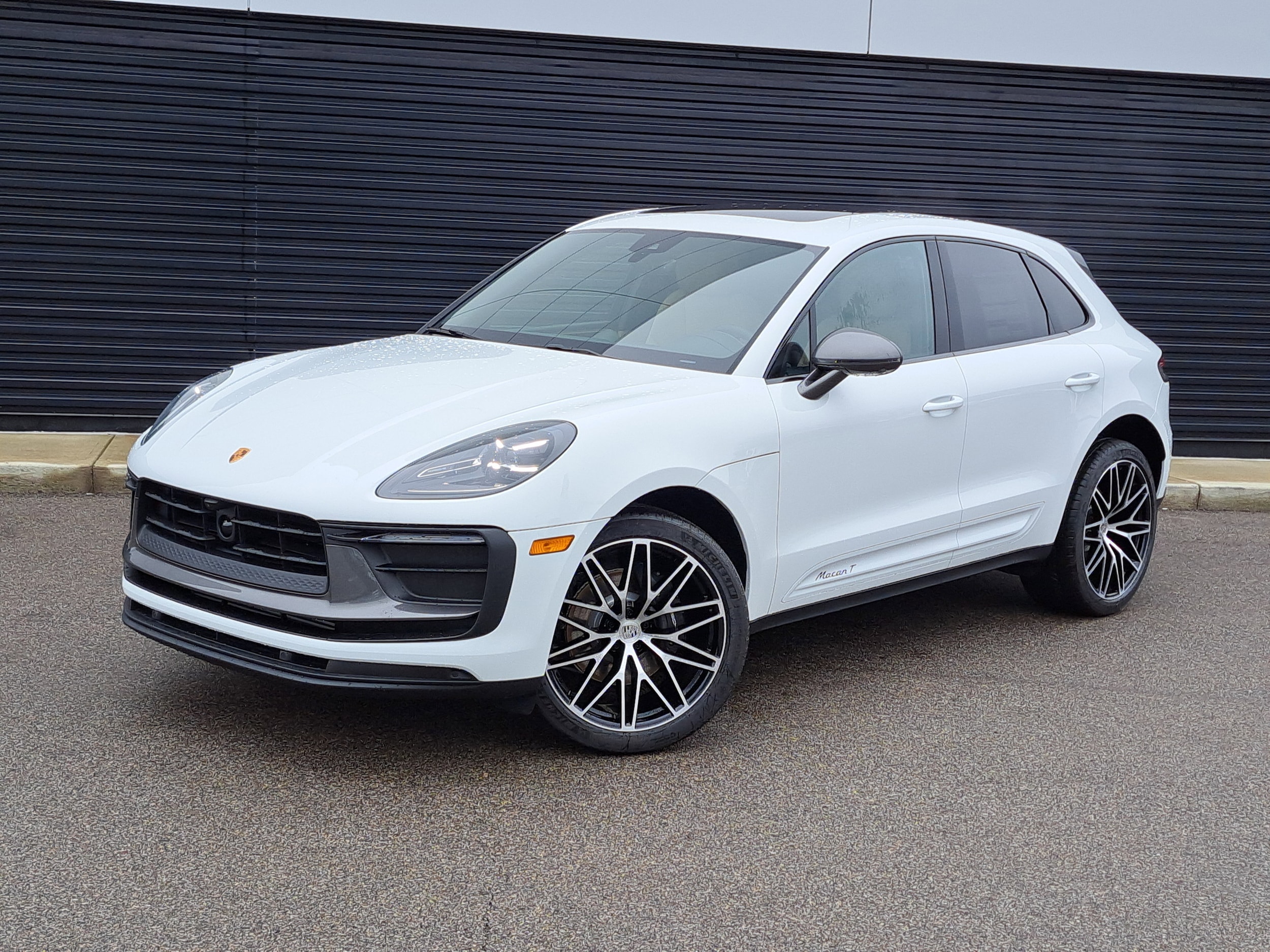 2026 Porsche Macan SUV 
