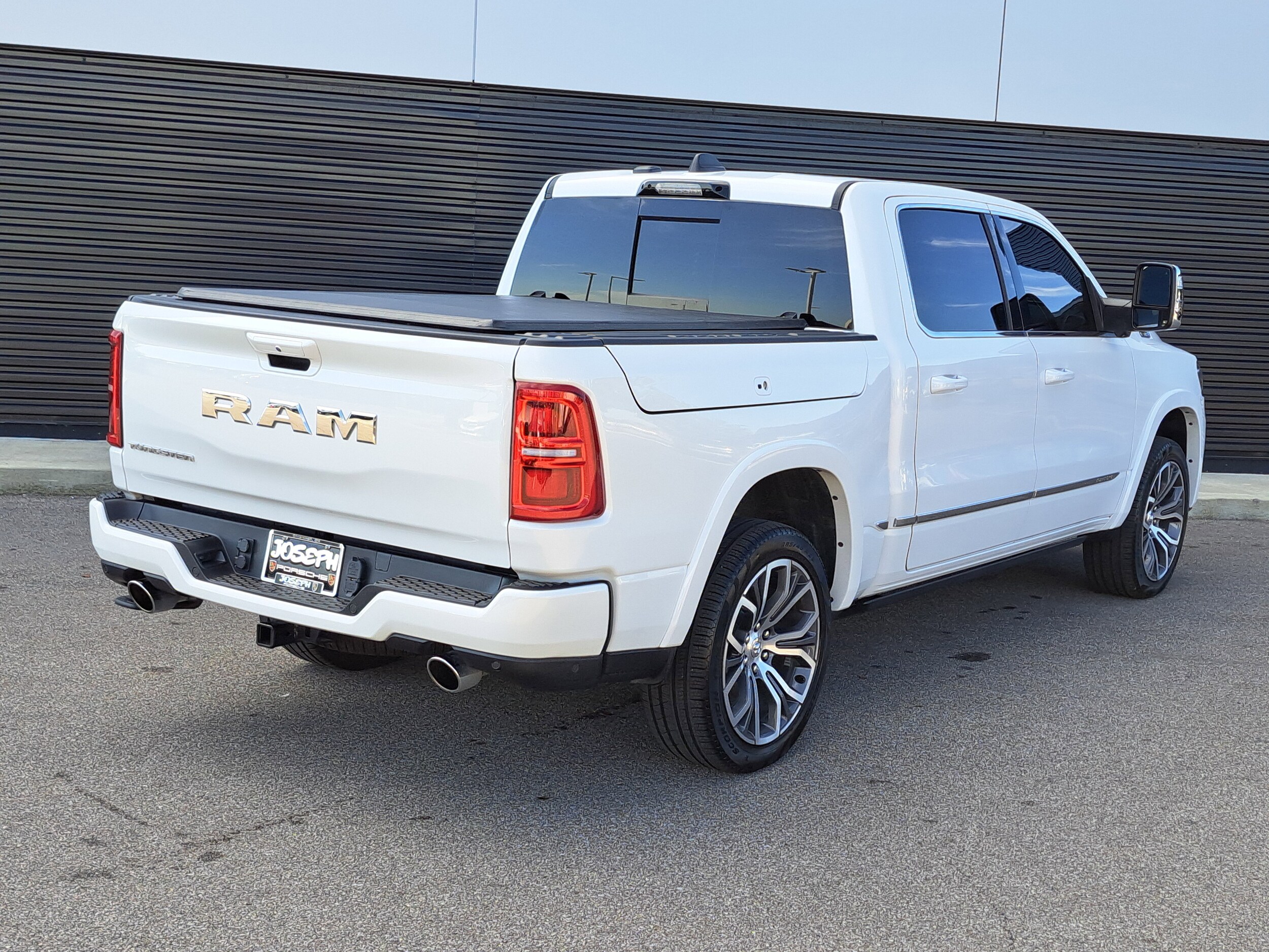 2025 Ram 1500 photo 3