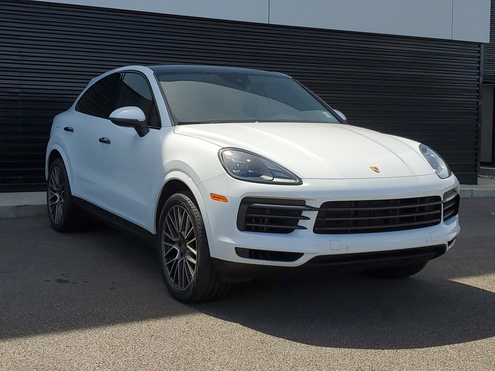 Used 2023 Porsche Cayenne Coup Platinum Edition with VIN WP1BA2AY8PDA24618 for sale in Cincinnati, OH