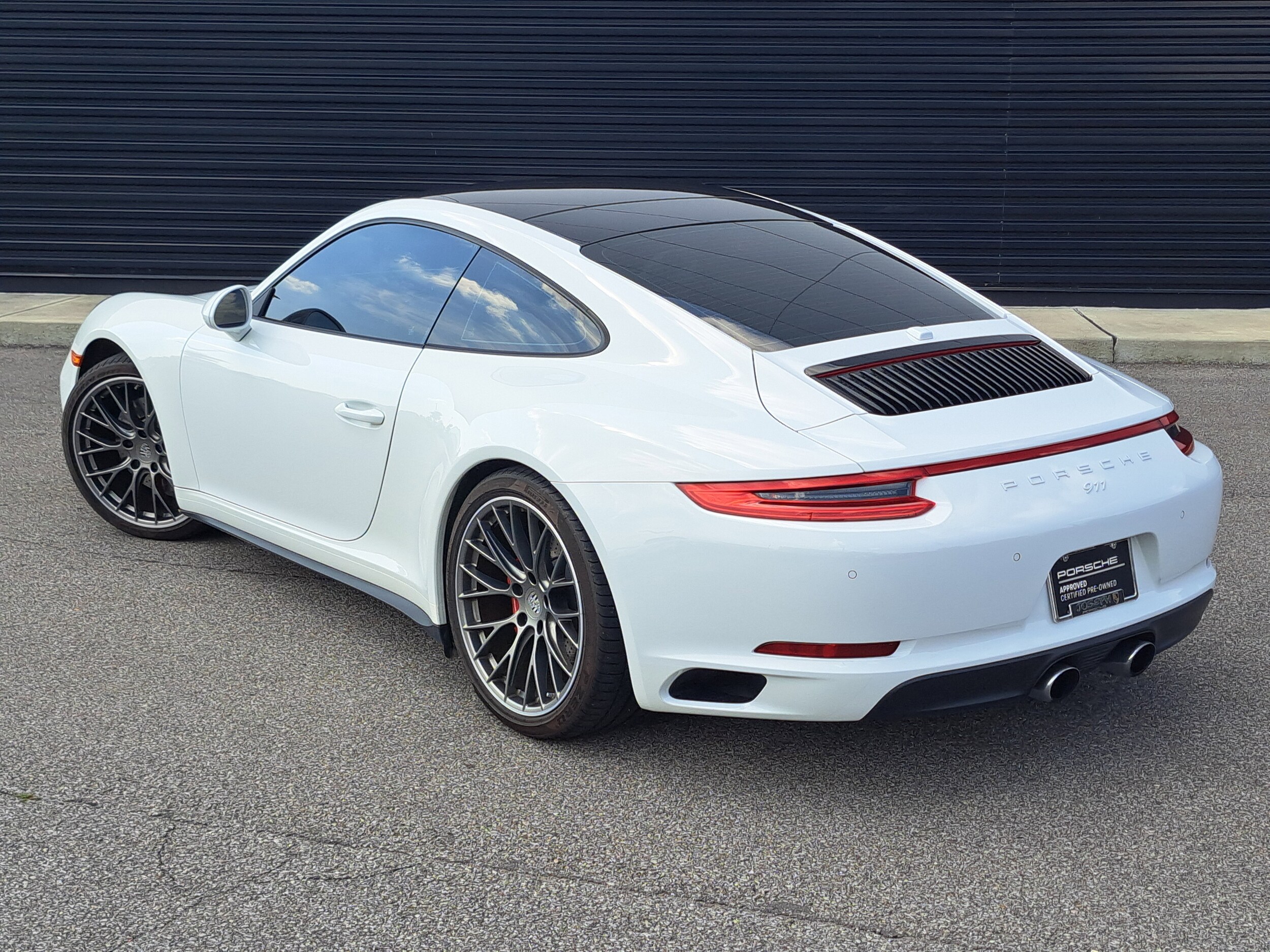 2017 Porsche 911 4S Coupe photo 3