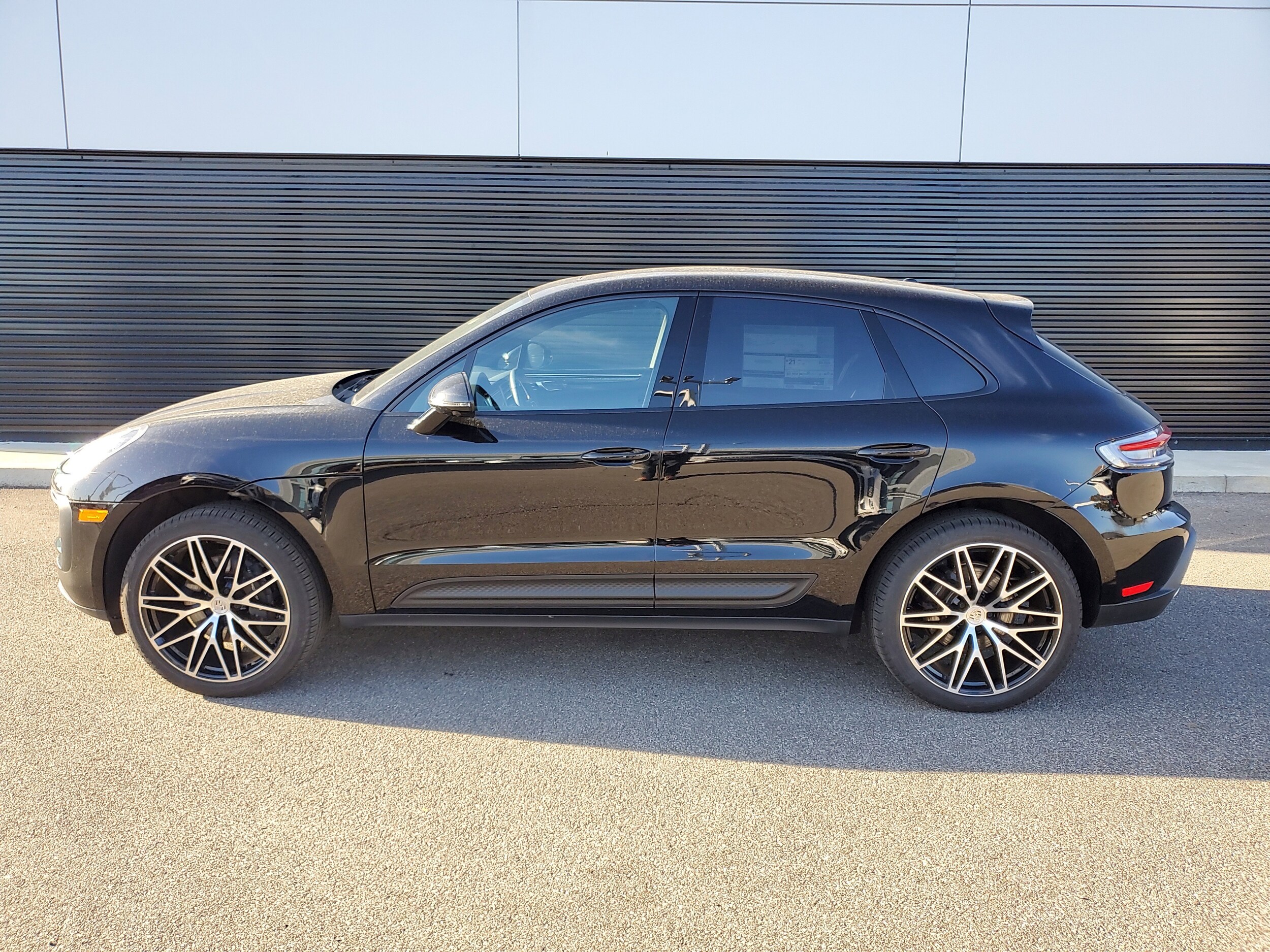 Used 2024 Porsche Macan T with VIN WP1AA2A59RLB09963 for sale in Cincinnati, OH