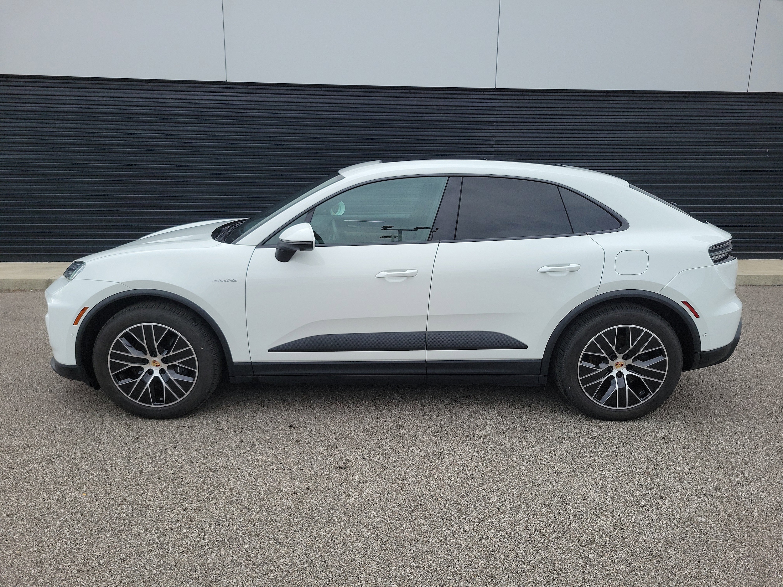 Certified 2025 Porsche Macan Base with VIN WP1AD2XA7SL076265 for sale in Cincinnati, OH