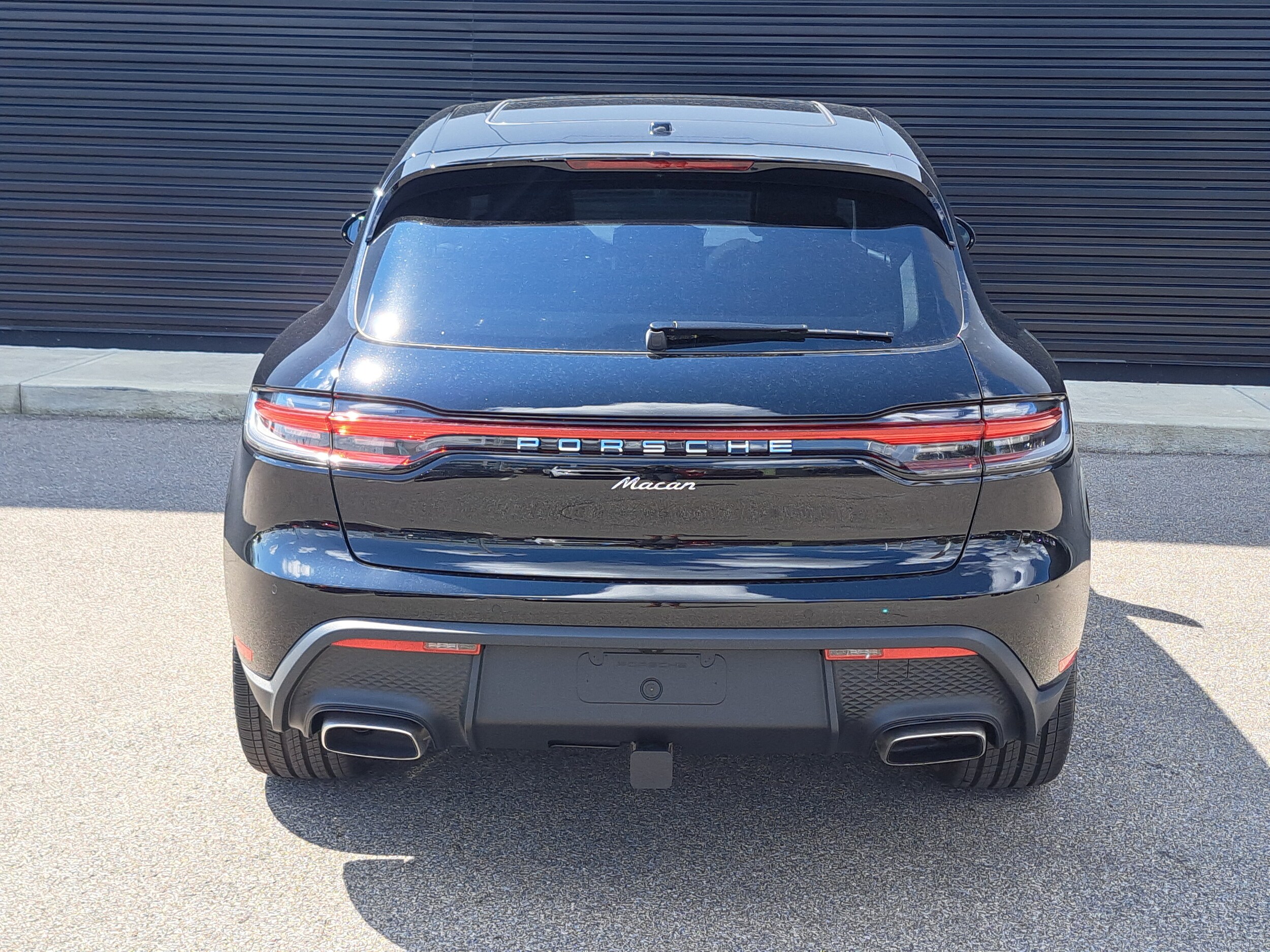 2026 Porsche Macan - Photo 6