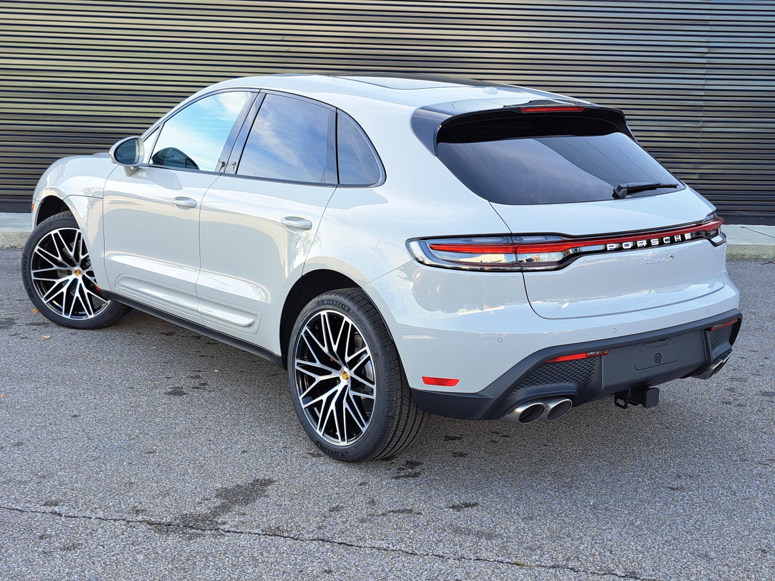 2026 Porsche Macan S photo 3