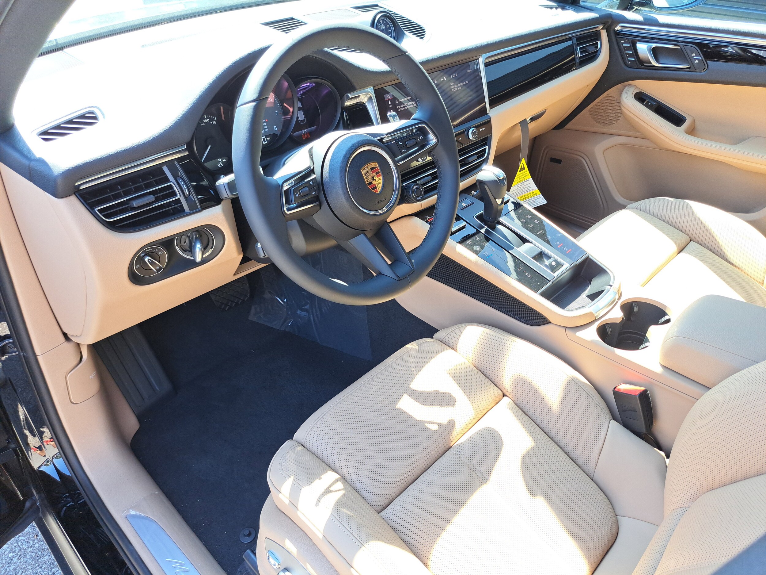 2025 Porsche Macan S photo 4