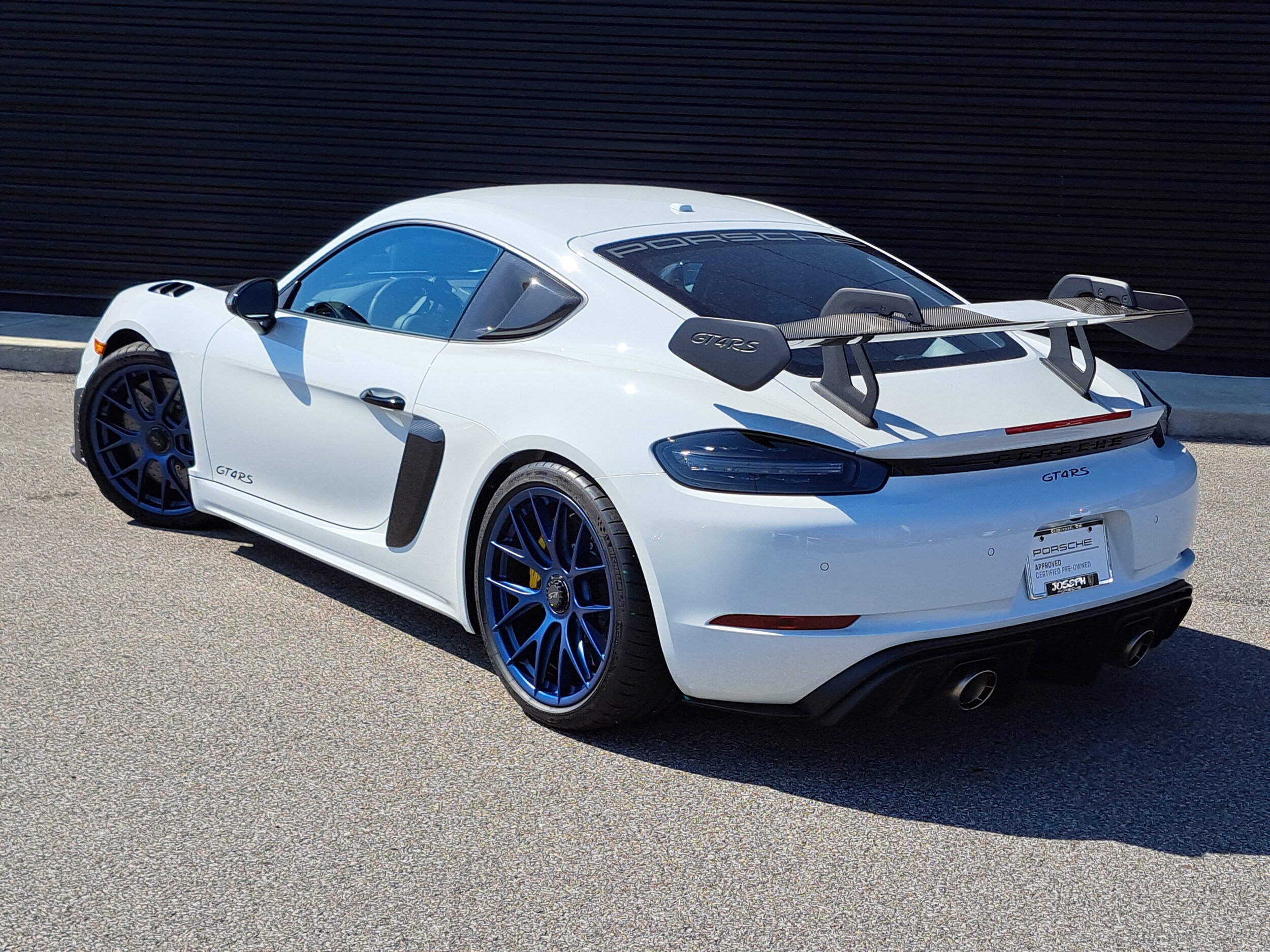 2025 Porsche Cayman GT4 RS photo 3